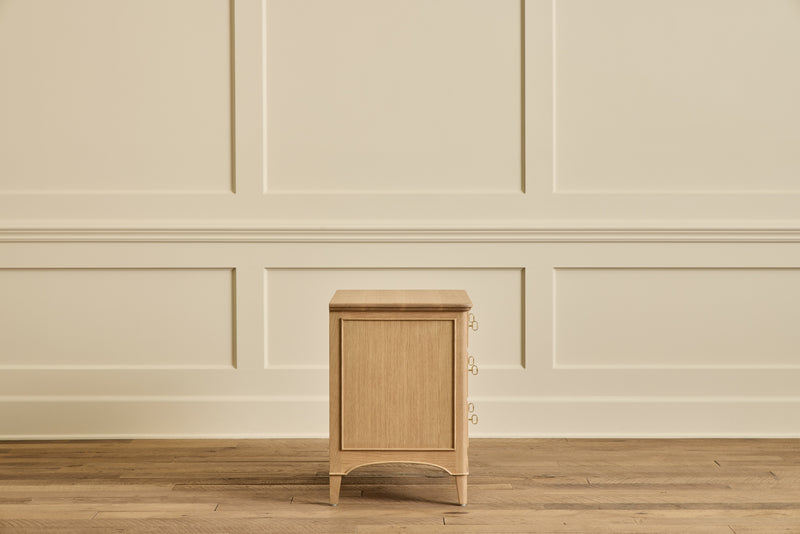 Heirloom Nightstand, 28"