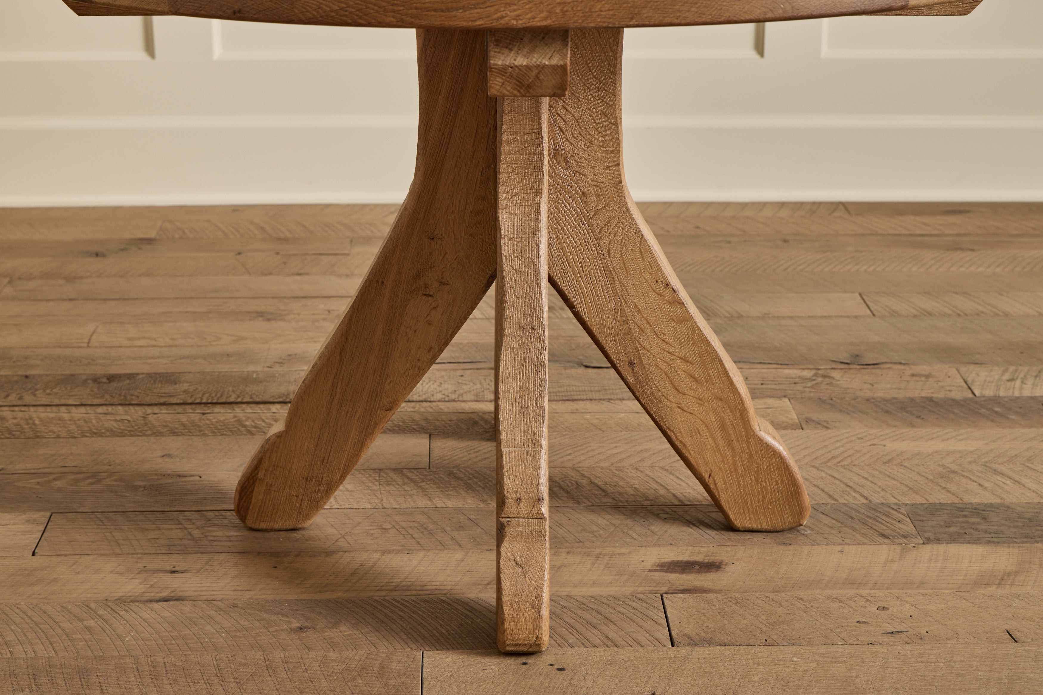 De Puydt Style Dining Table
