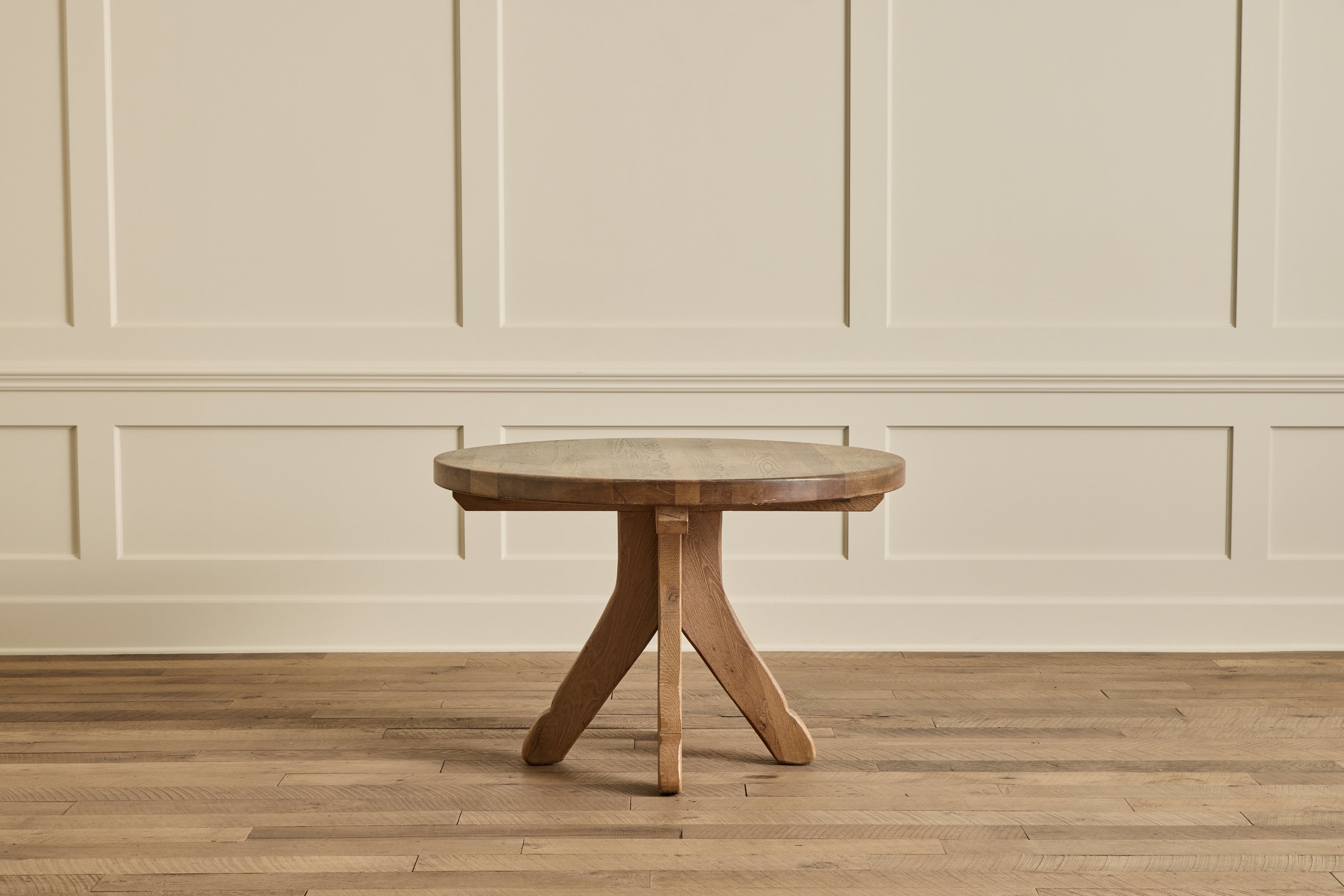De Puydt Style Dining Table