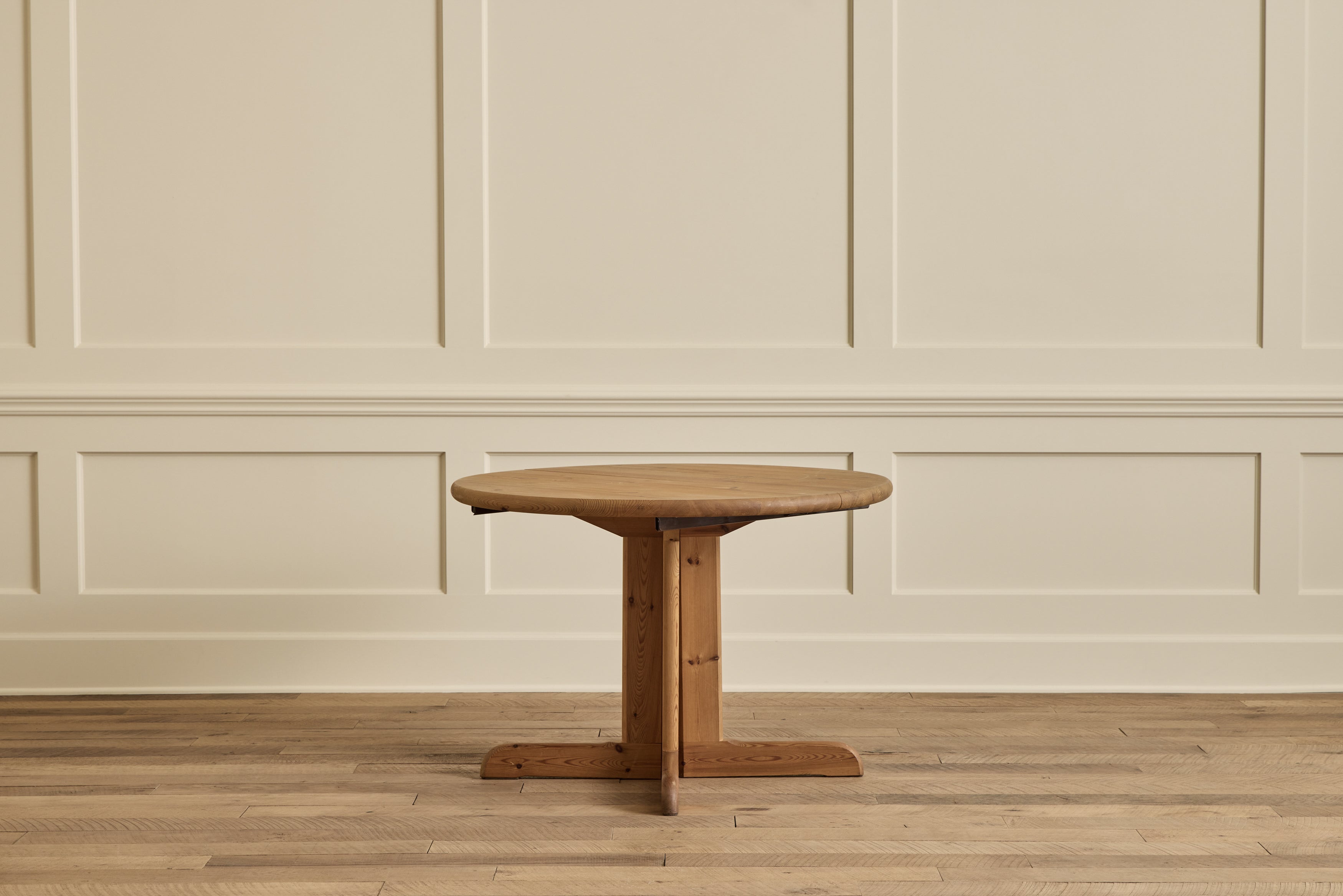 Daumiller Style Dining Table