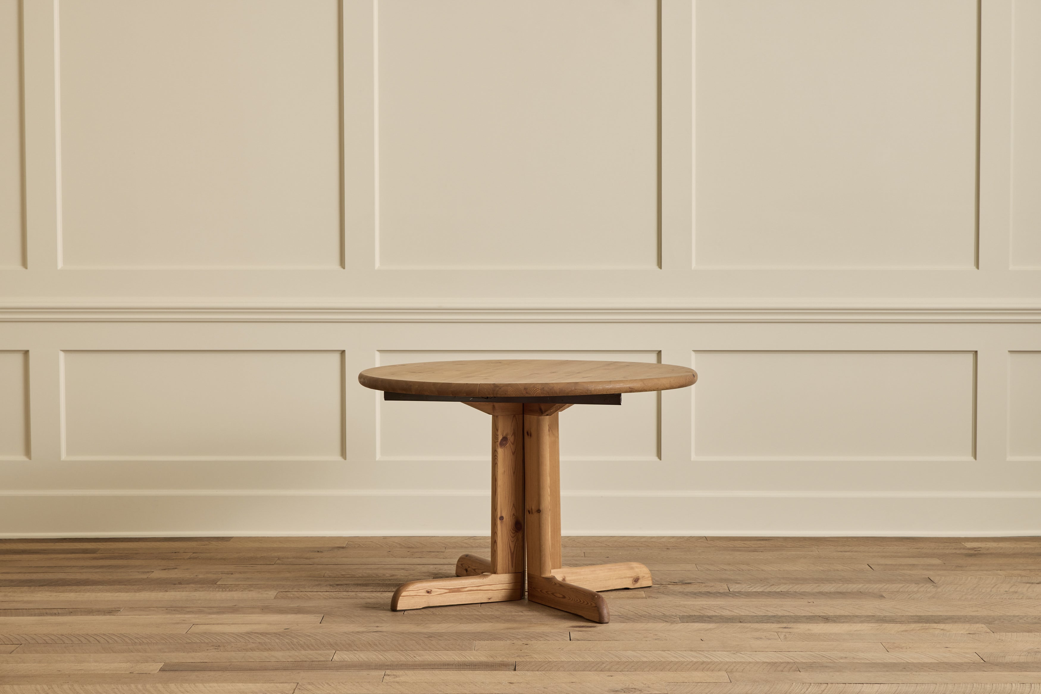 Daumiller Style Dining Table