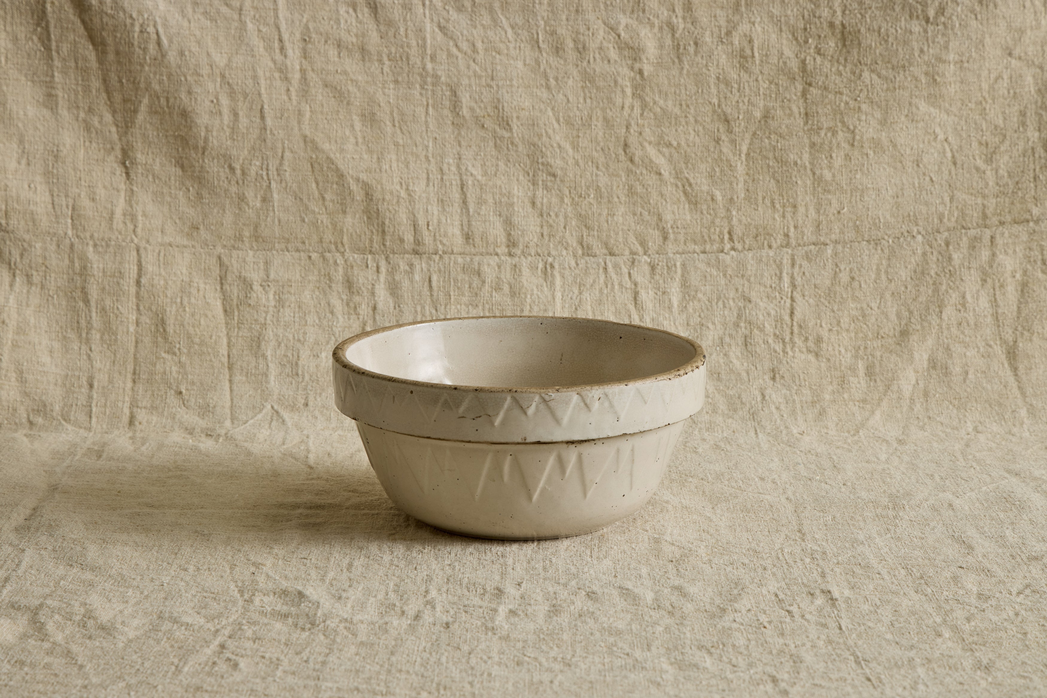 White Sawtooth Crock Bowl