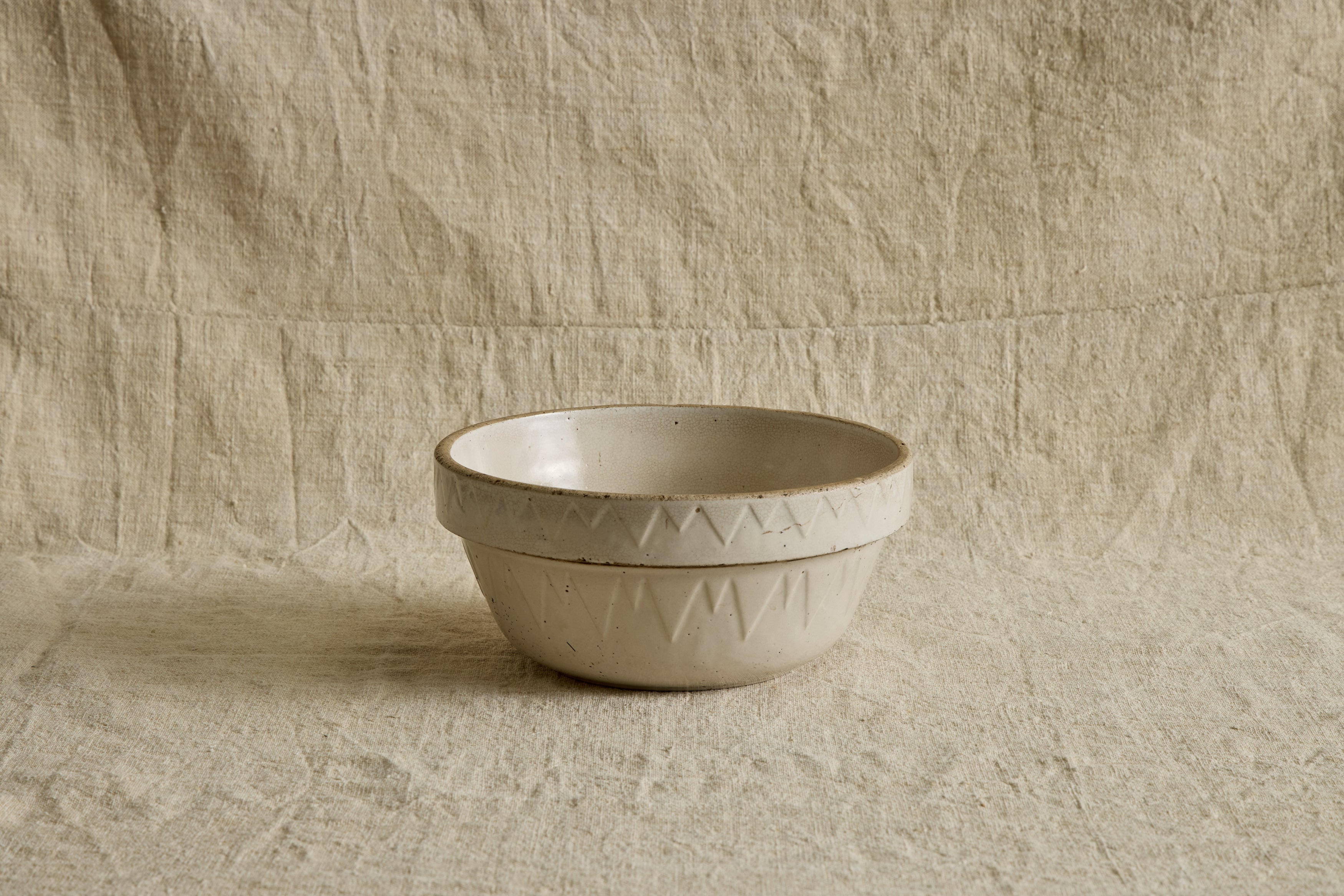 White Sawtooth Crock Bowl