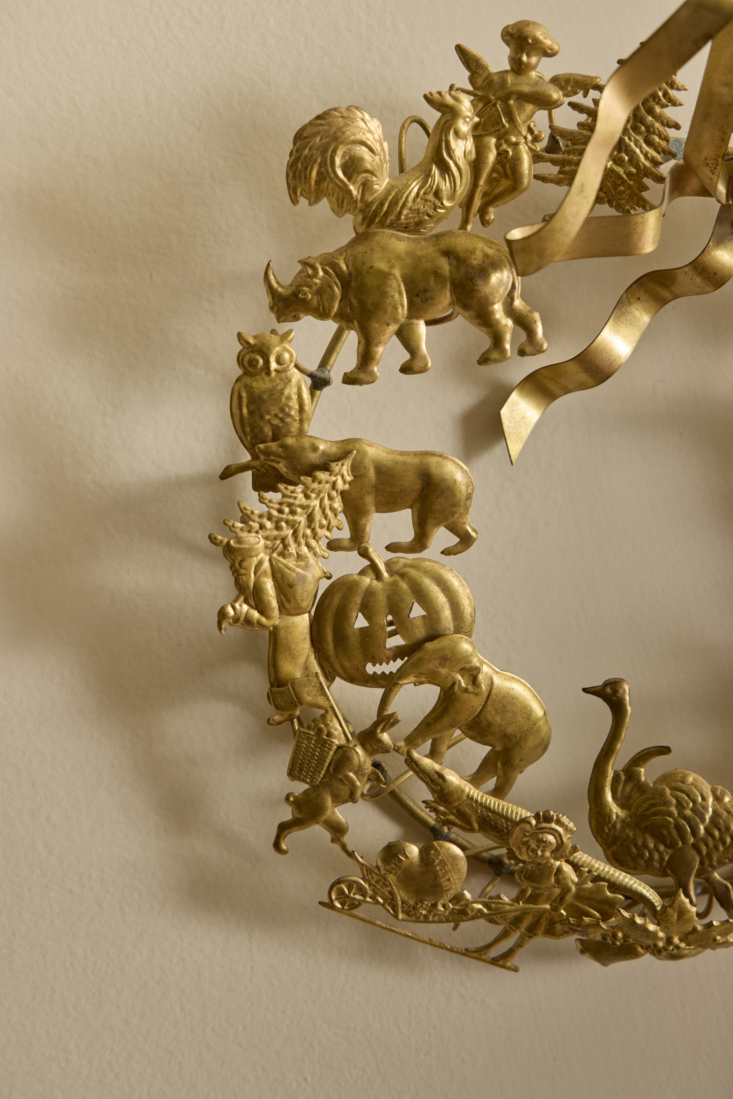 Dresden Brass Wreath 8.5"