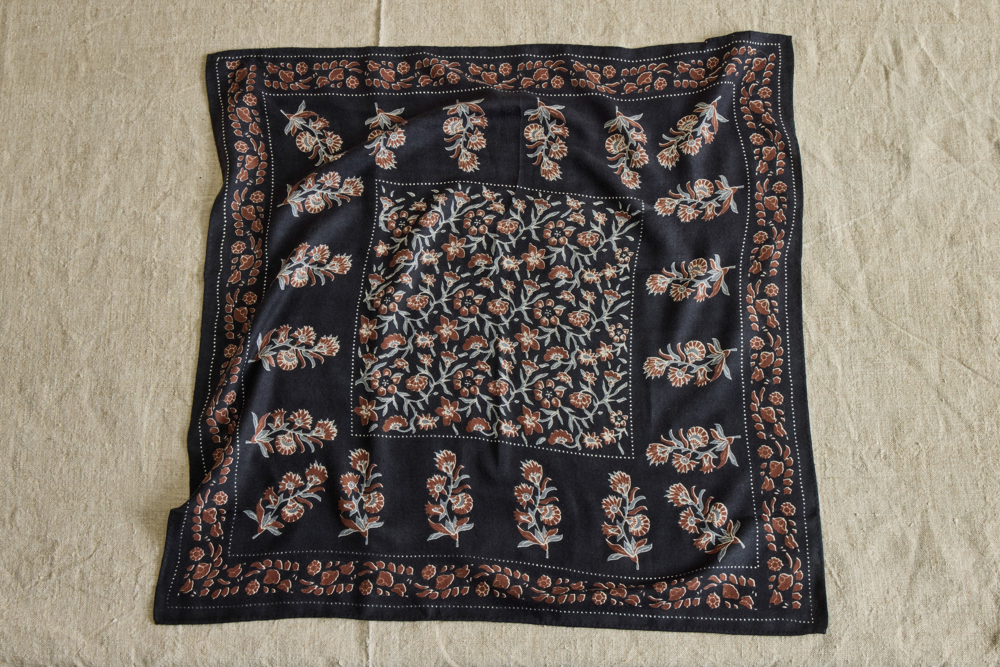 Cashmere Mughal Scarf (Multiple Colors)