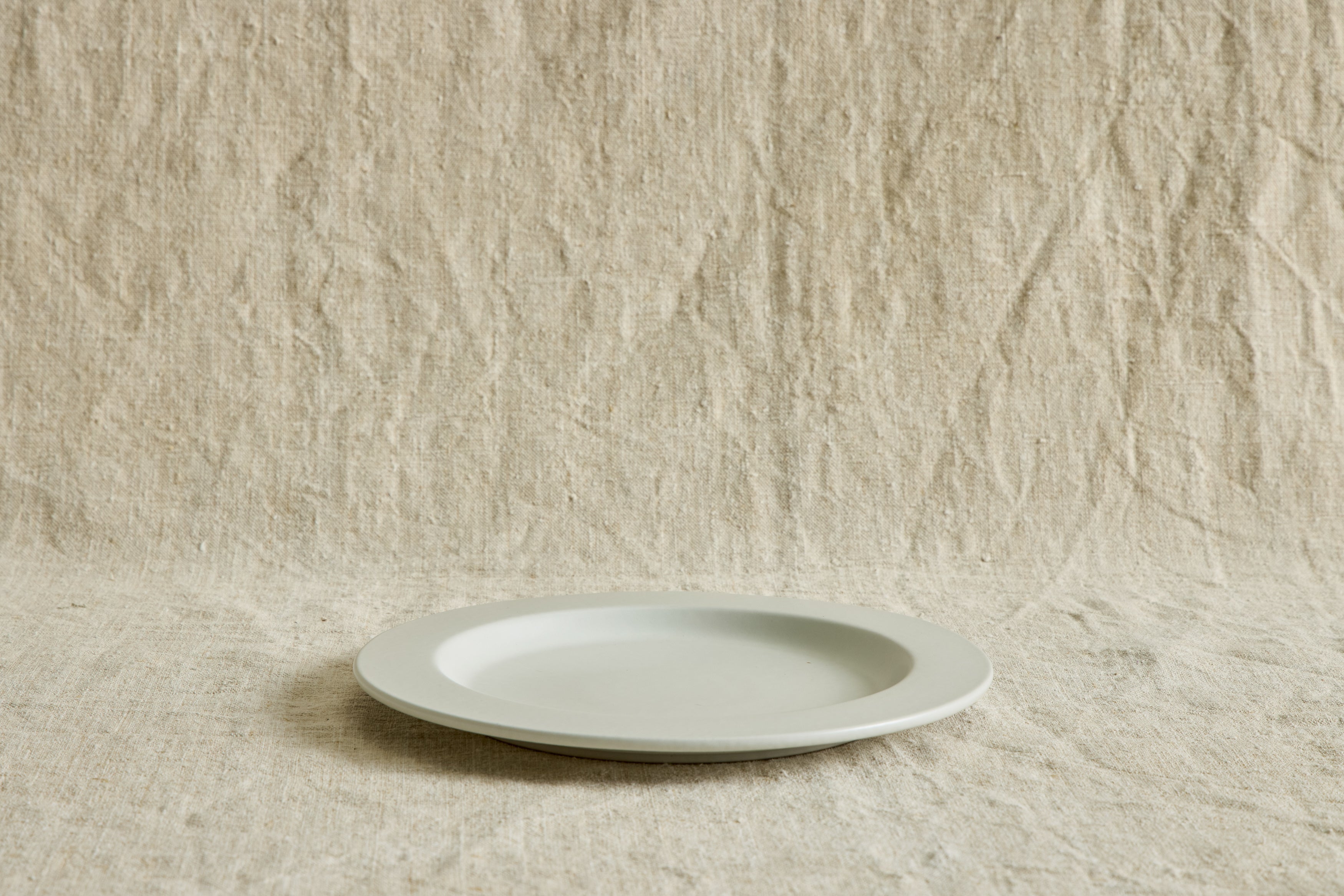 Dinnerware in Cream