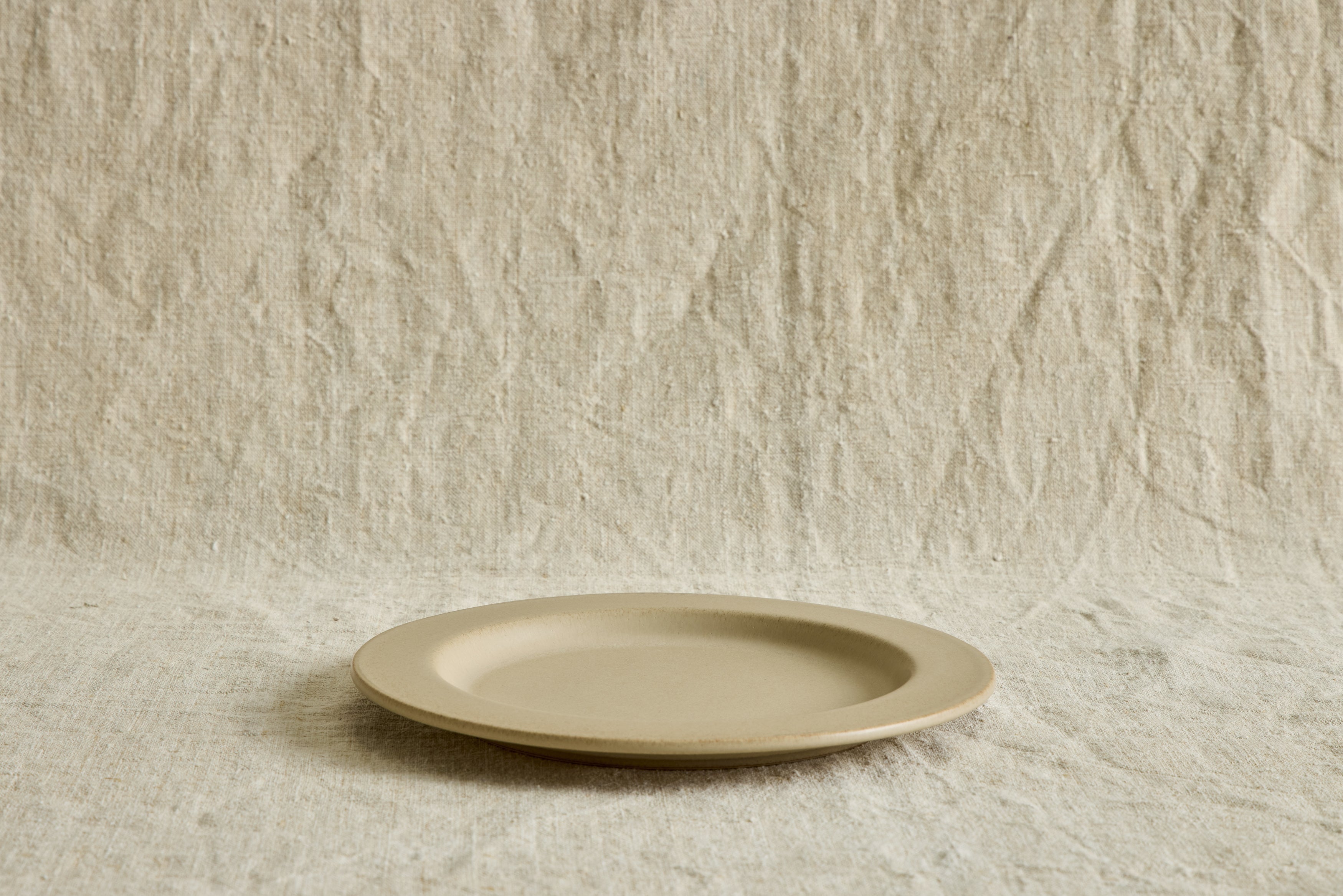 Dinnerware in Flax