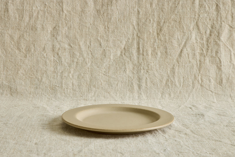 Dinnerware in Flax