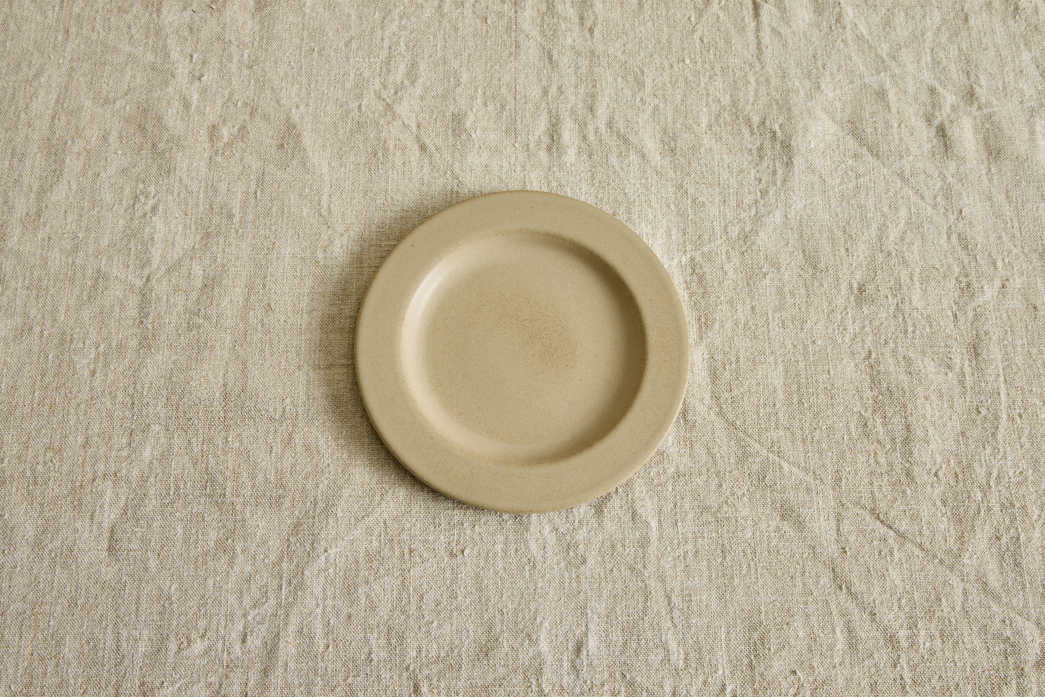Dinnerware in Flax