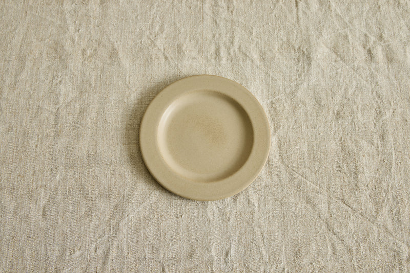 Dinnerware in Flax