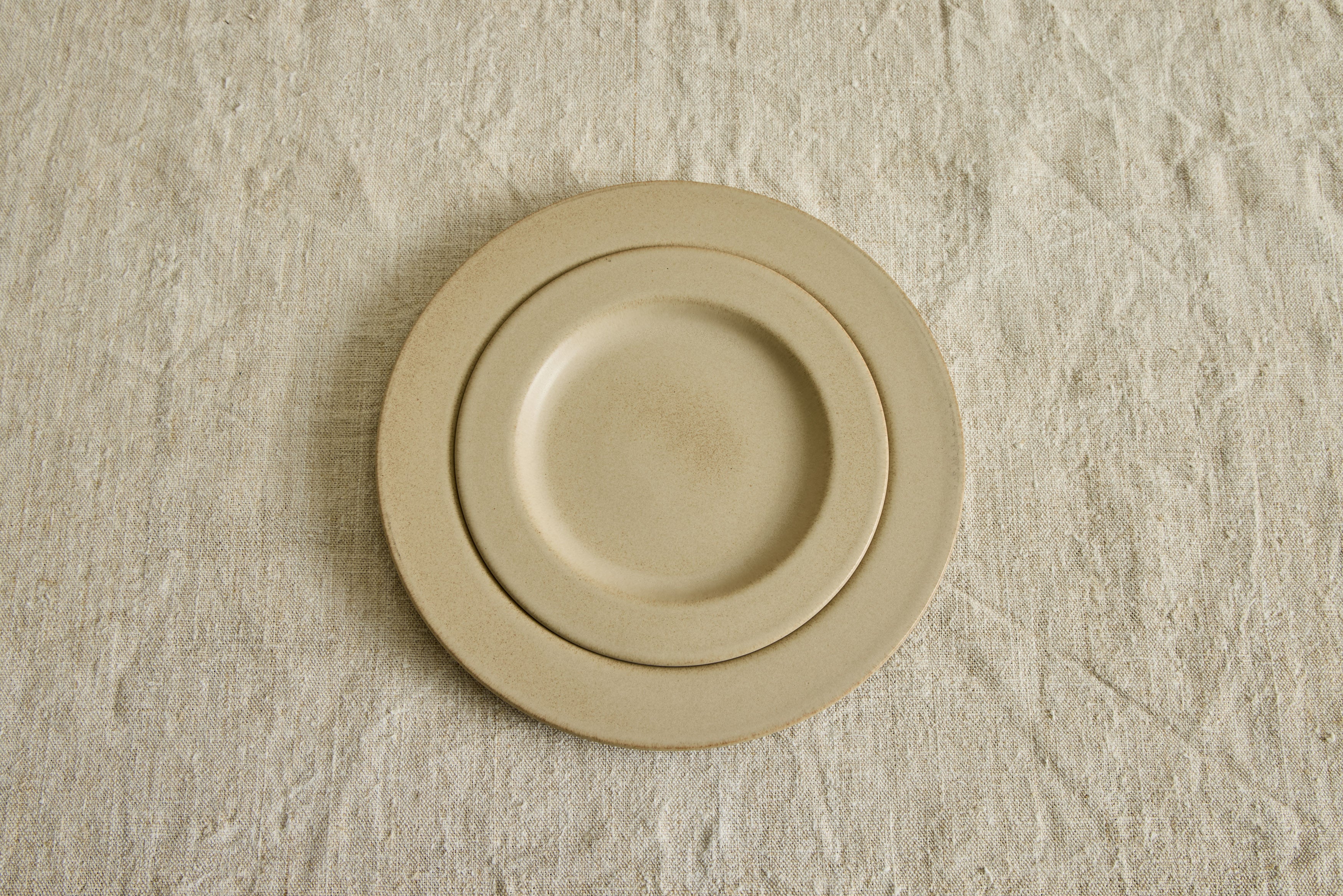 Dinnerware in Flax