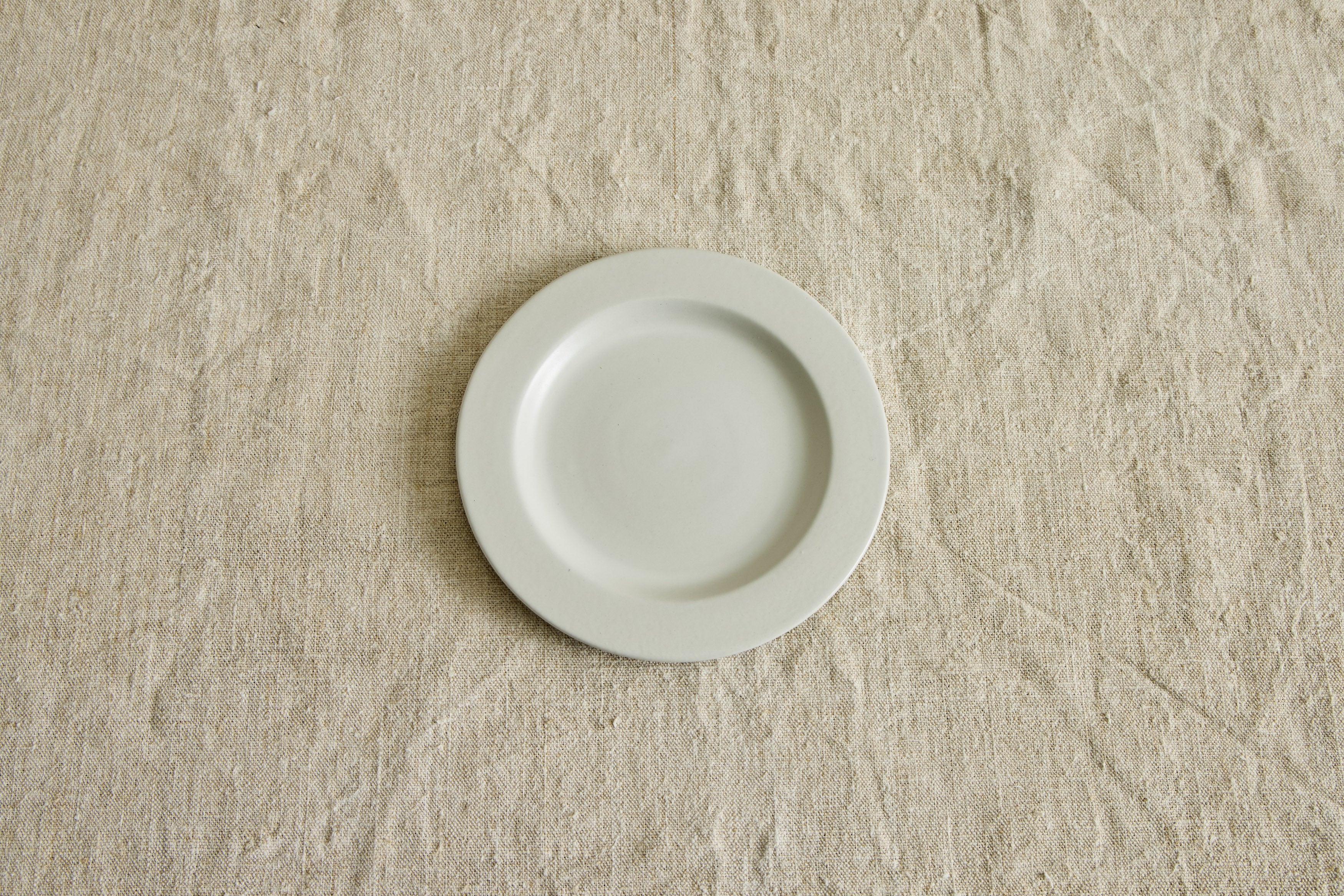 Dinnerware in Cream