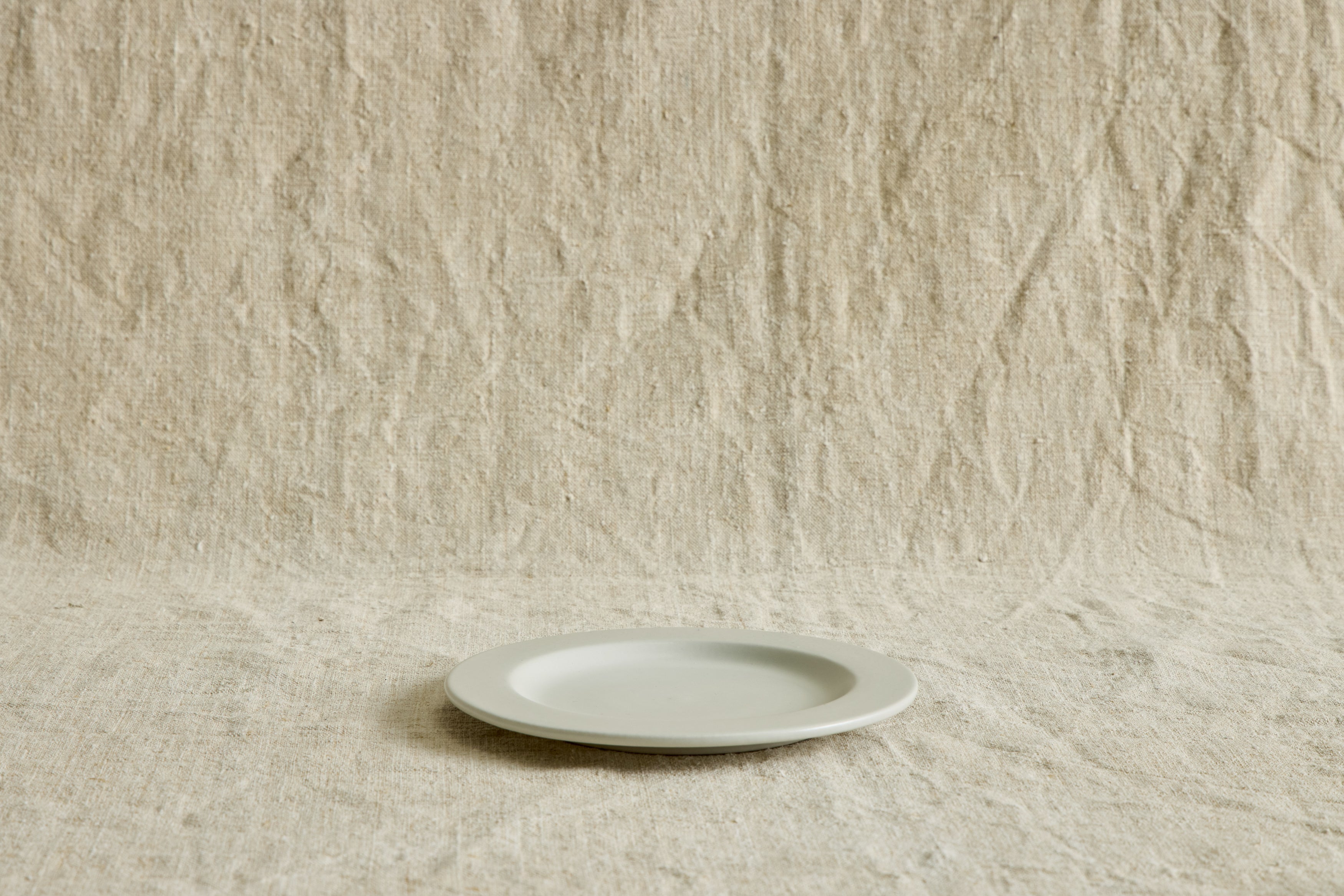 Dinnerware in Cream