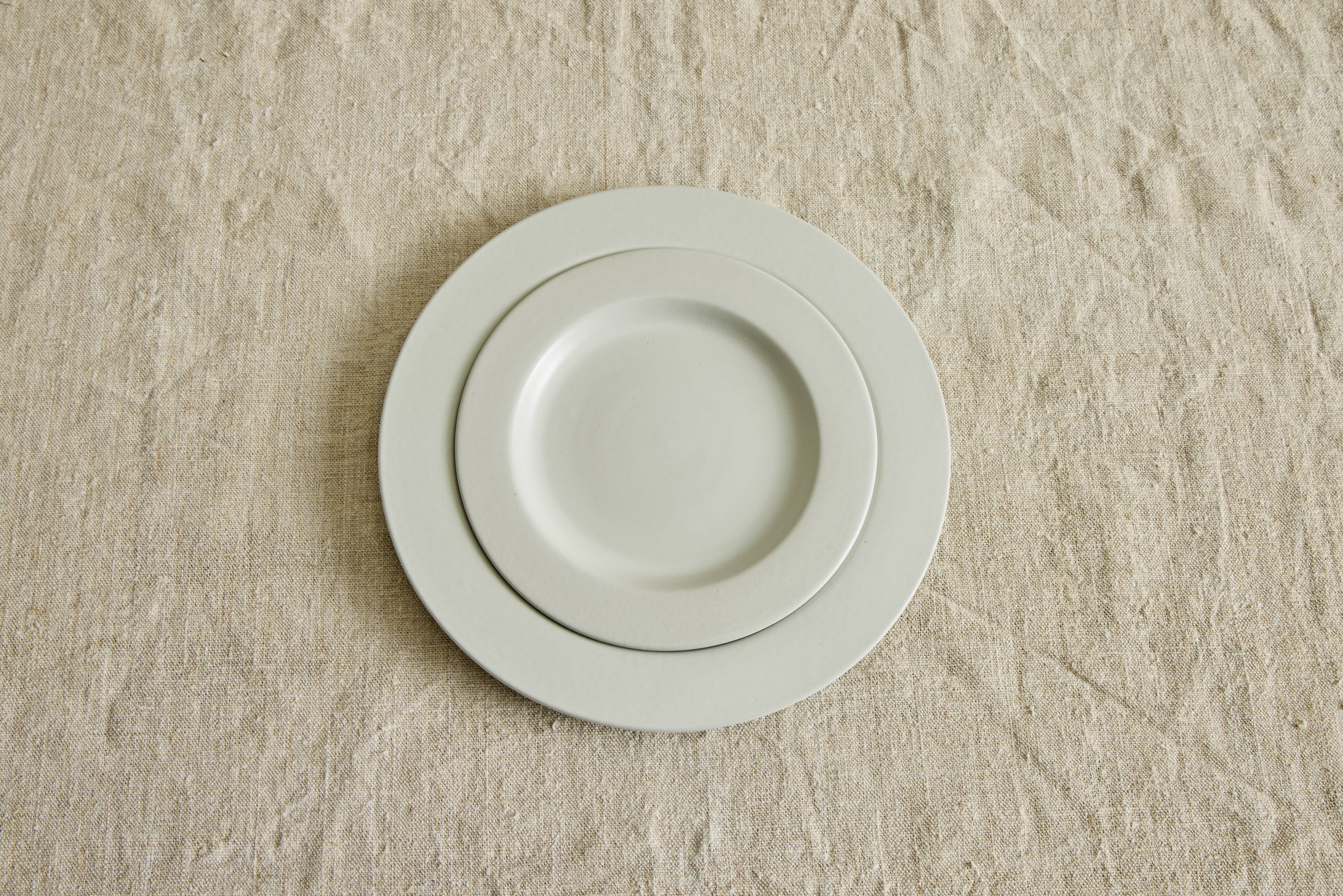 Dinnerware in Cream