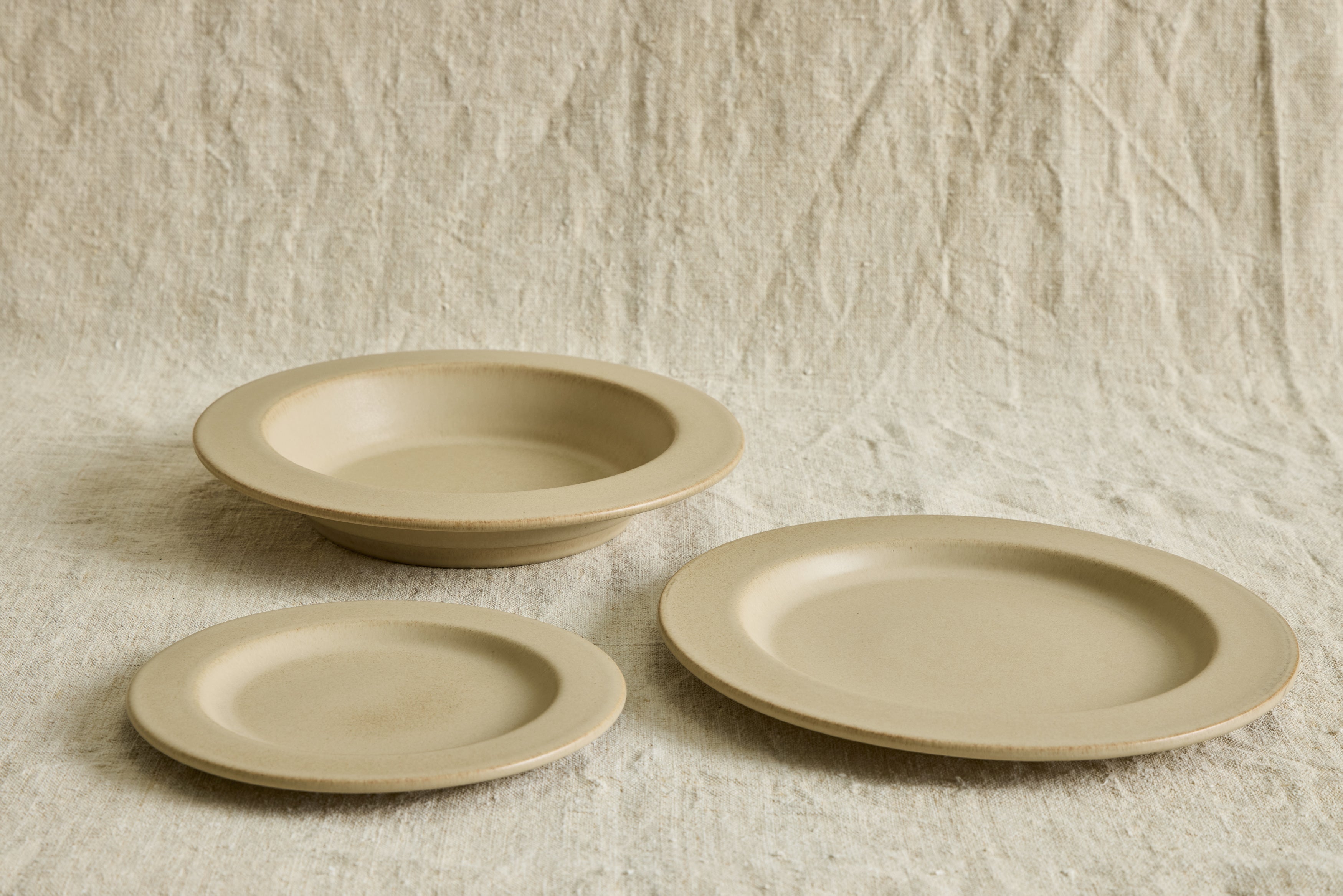 Dinnerware in Flax