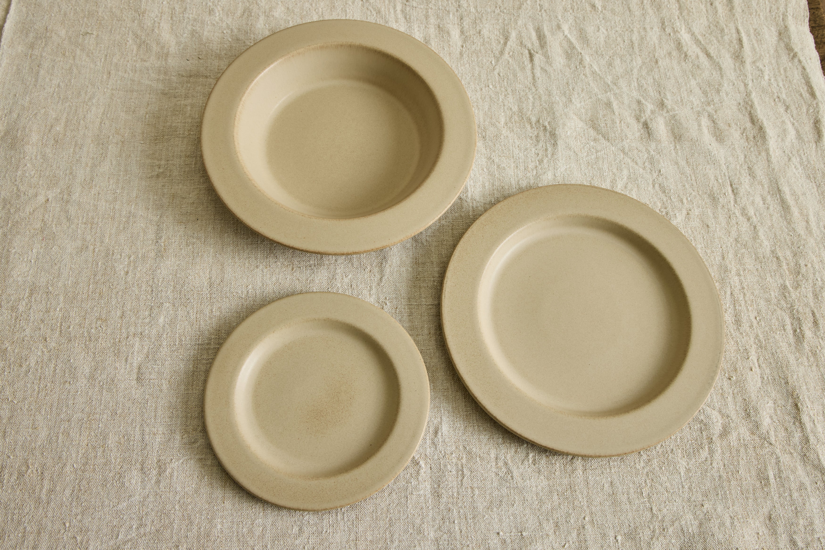 Dinnerware in Flax