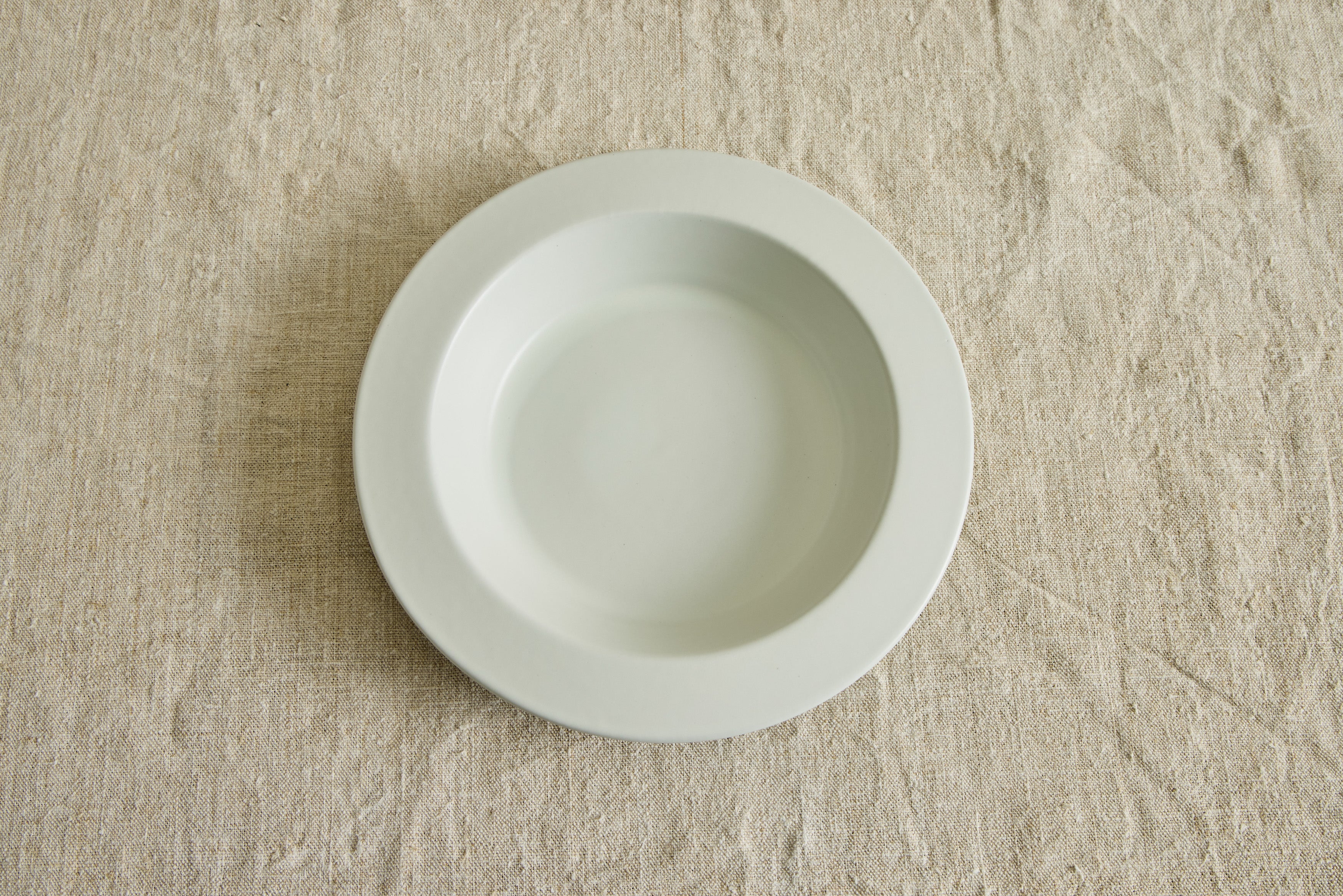 Dinnerware in Cream
