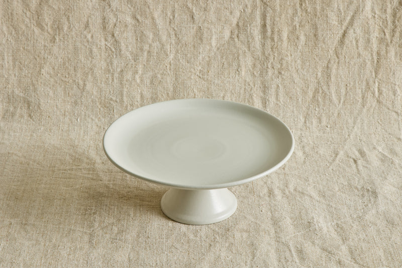 Dinnerware in Cream