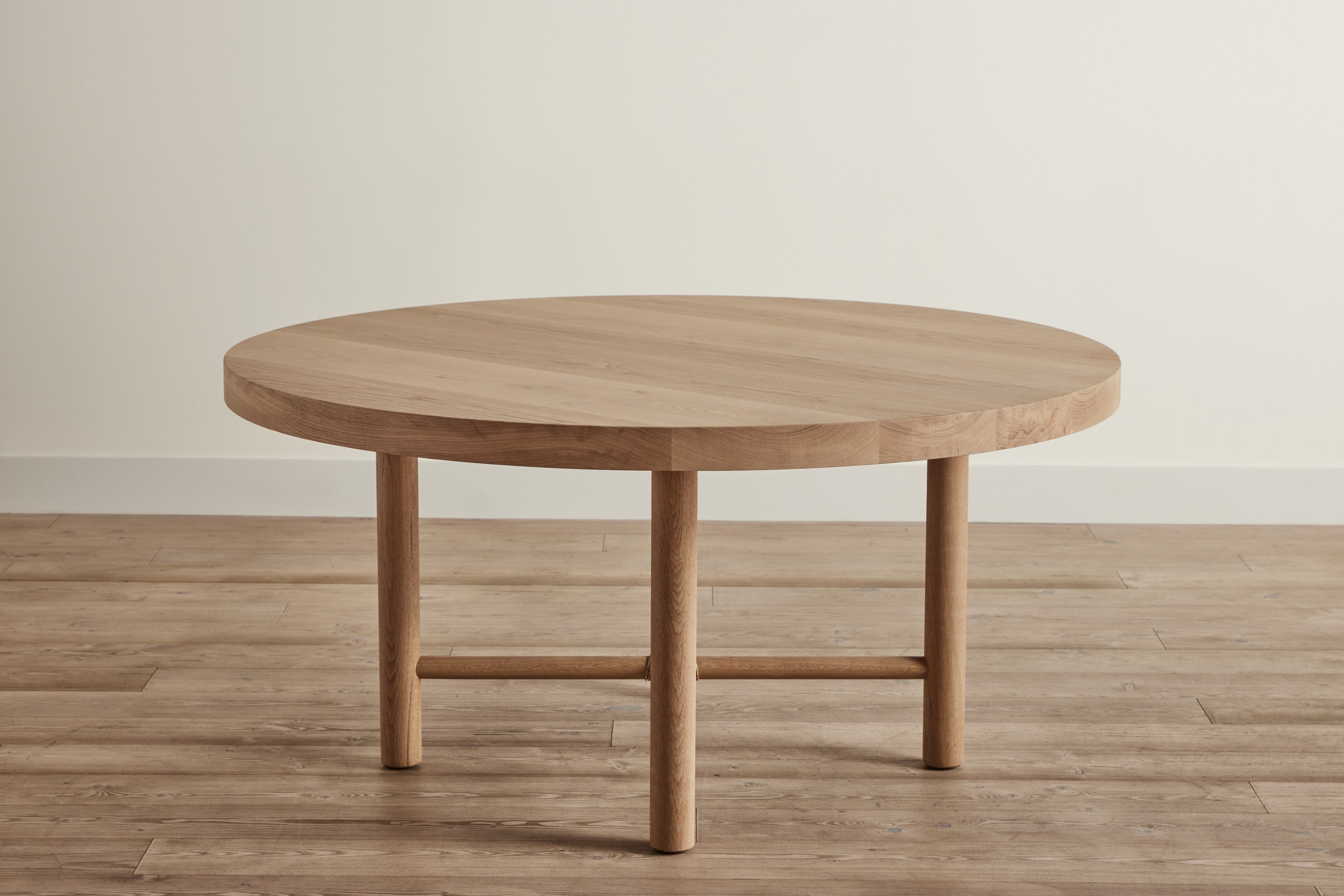 Round Dining Table, 60"