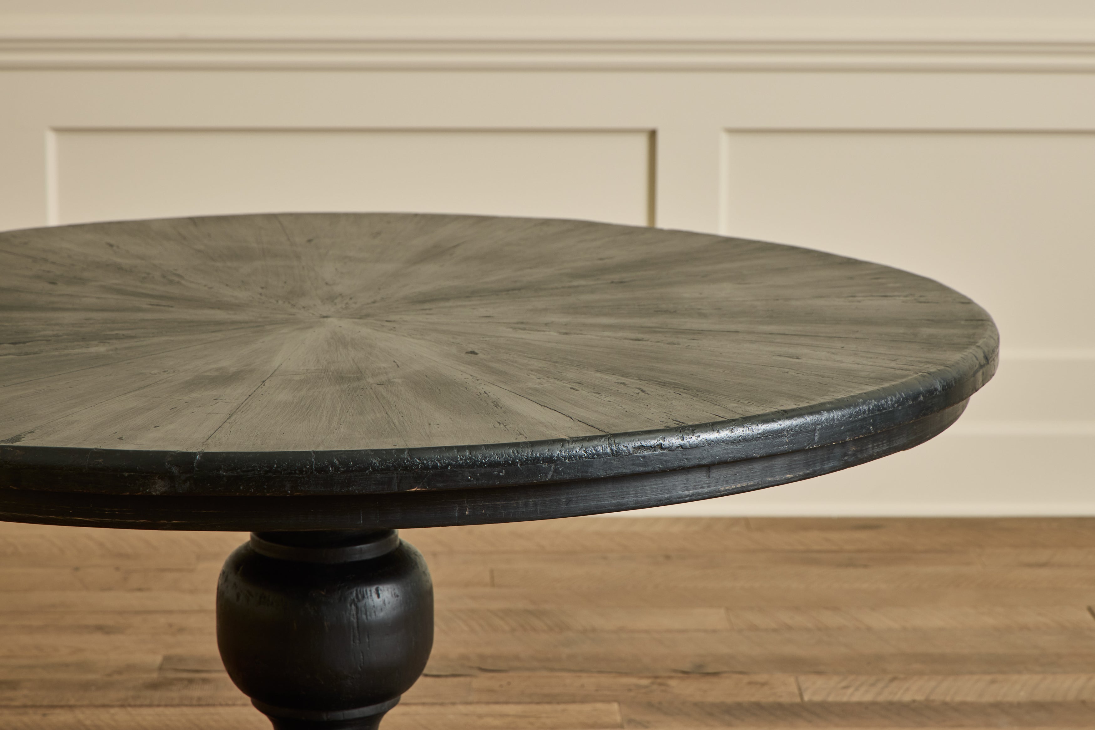 Black Round Dining Table