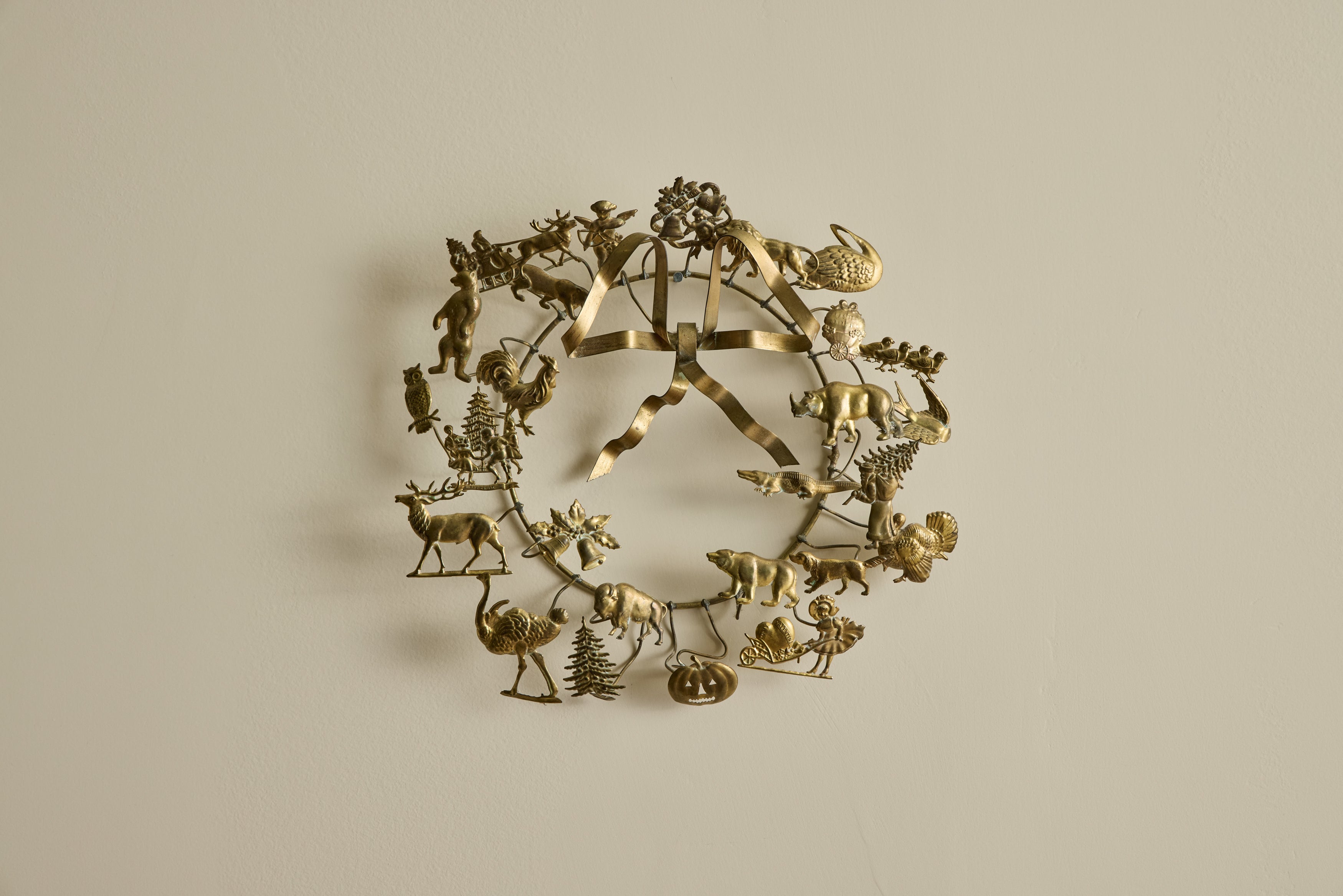 Dresden Brass Wreath 12"