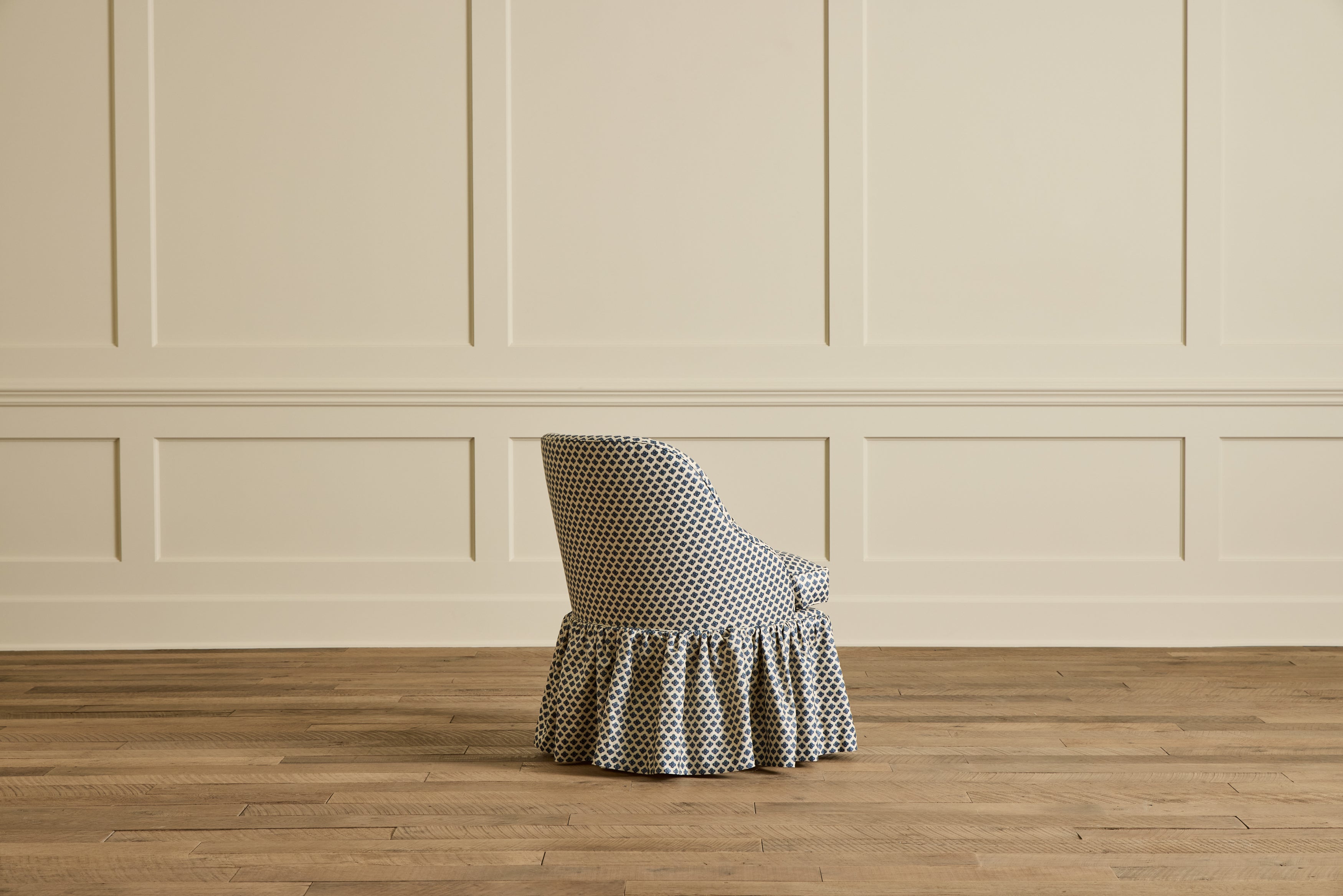 Skirted Cove Chair