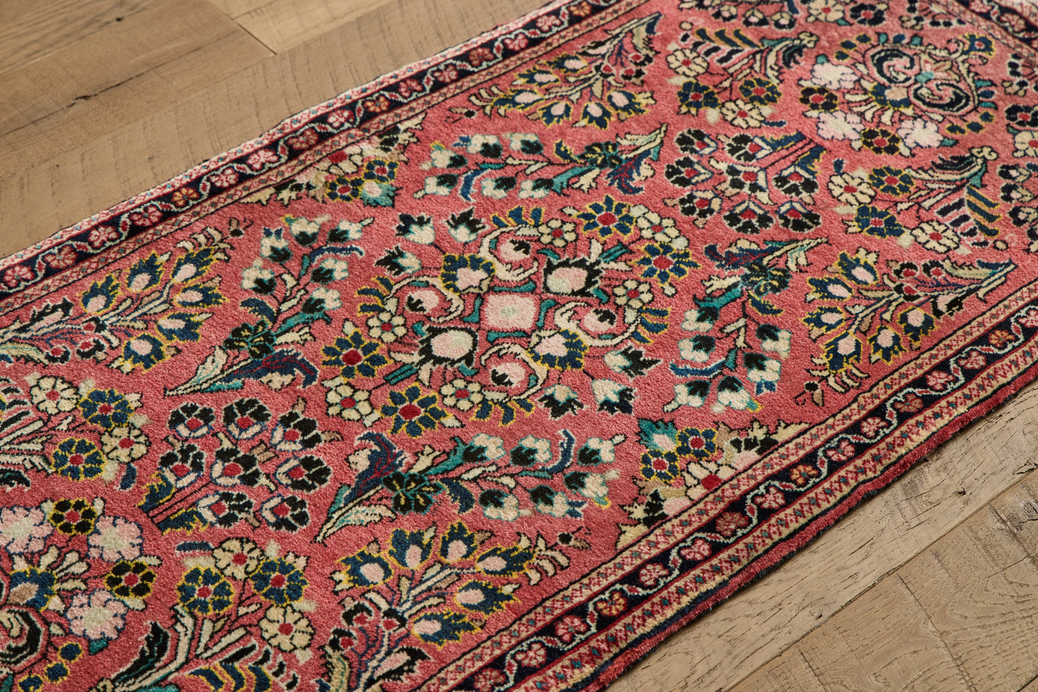 Persian Sarouk Rug 2' X 4'3