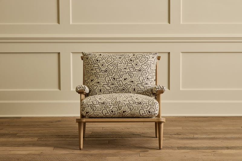 Spindle Back Viewing Chair