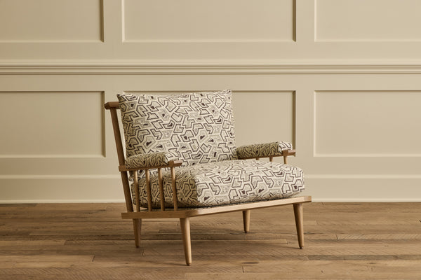 Spindle Back Viewing Chair