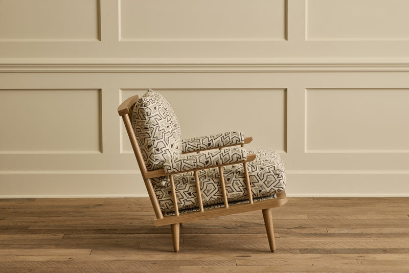 Spindle Back Viewing Chair