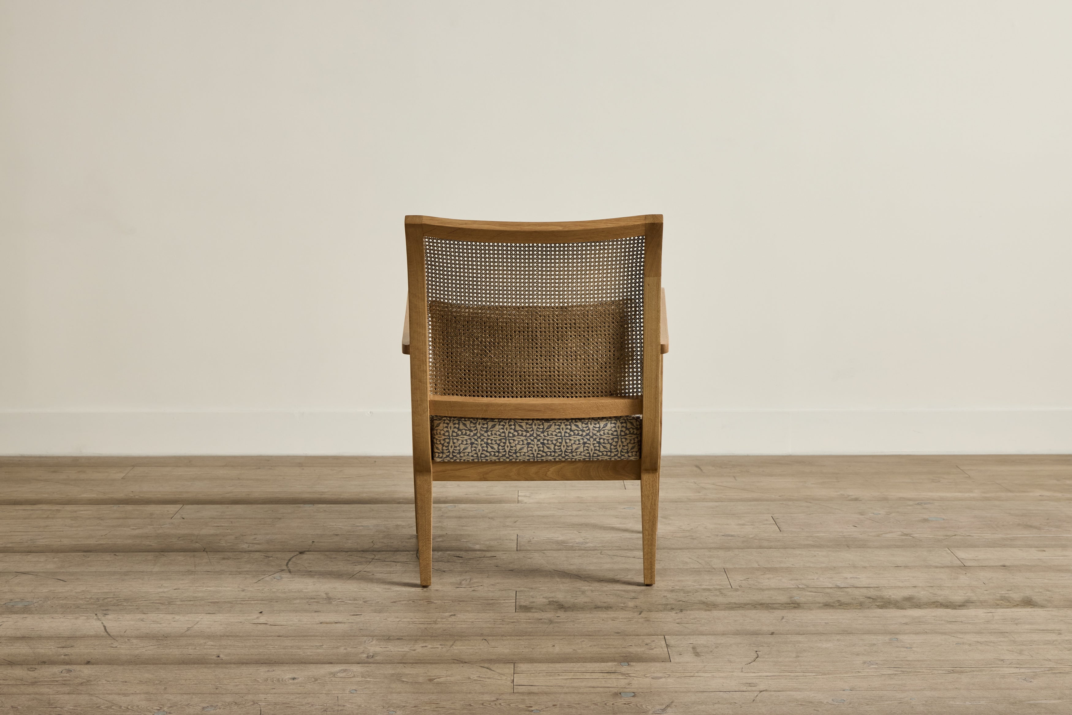 Shown in Customer’s Own Material (Susan Deliss Costanza Bosphorous Blue) and Natural Oak