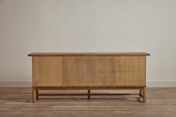 Henning Kjaernulf Sideboard