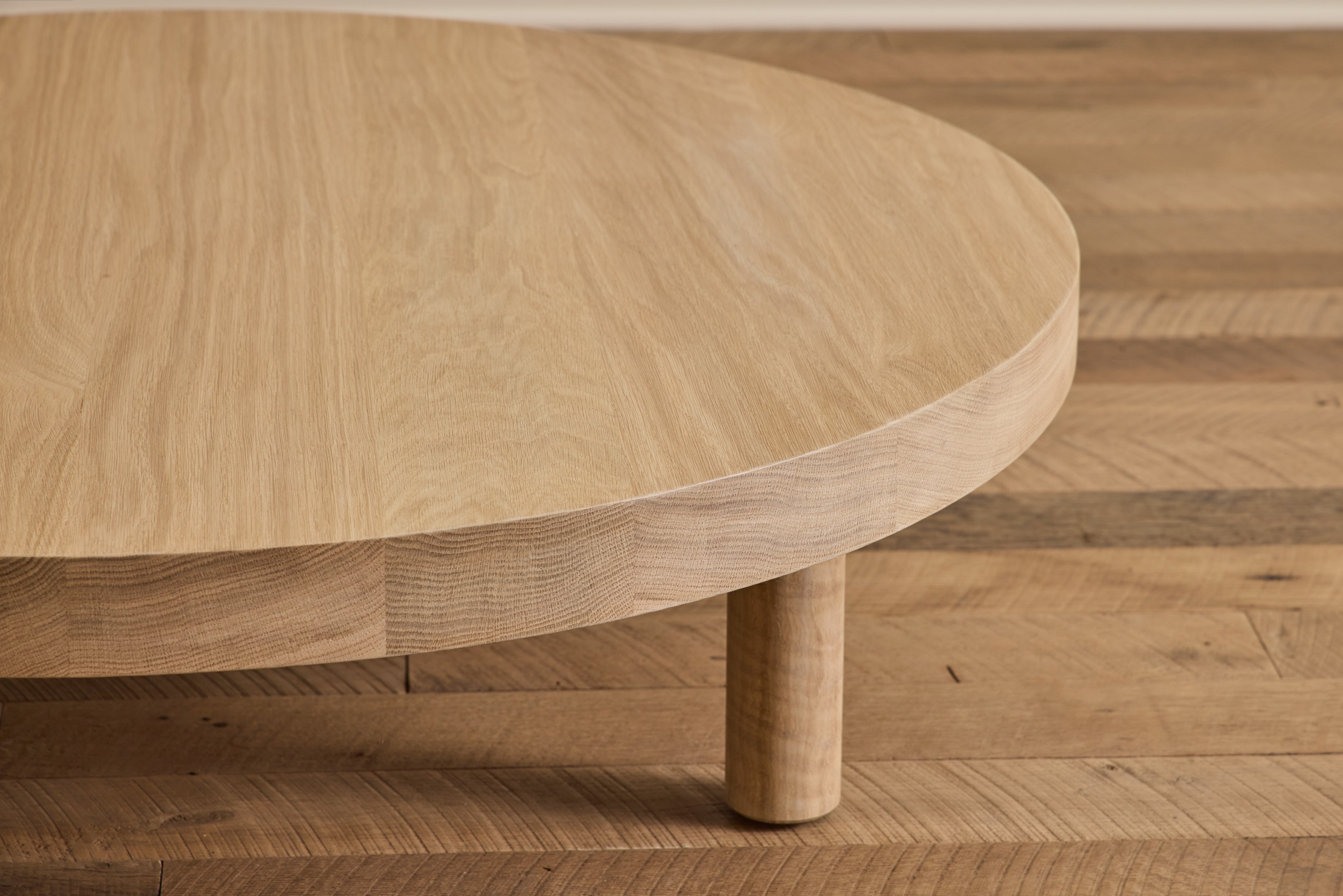 Round Coffee Table, 48"