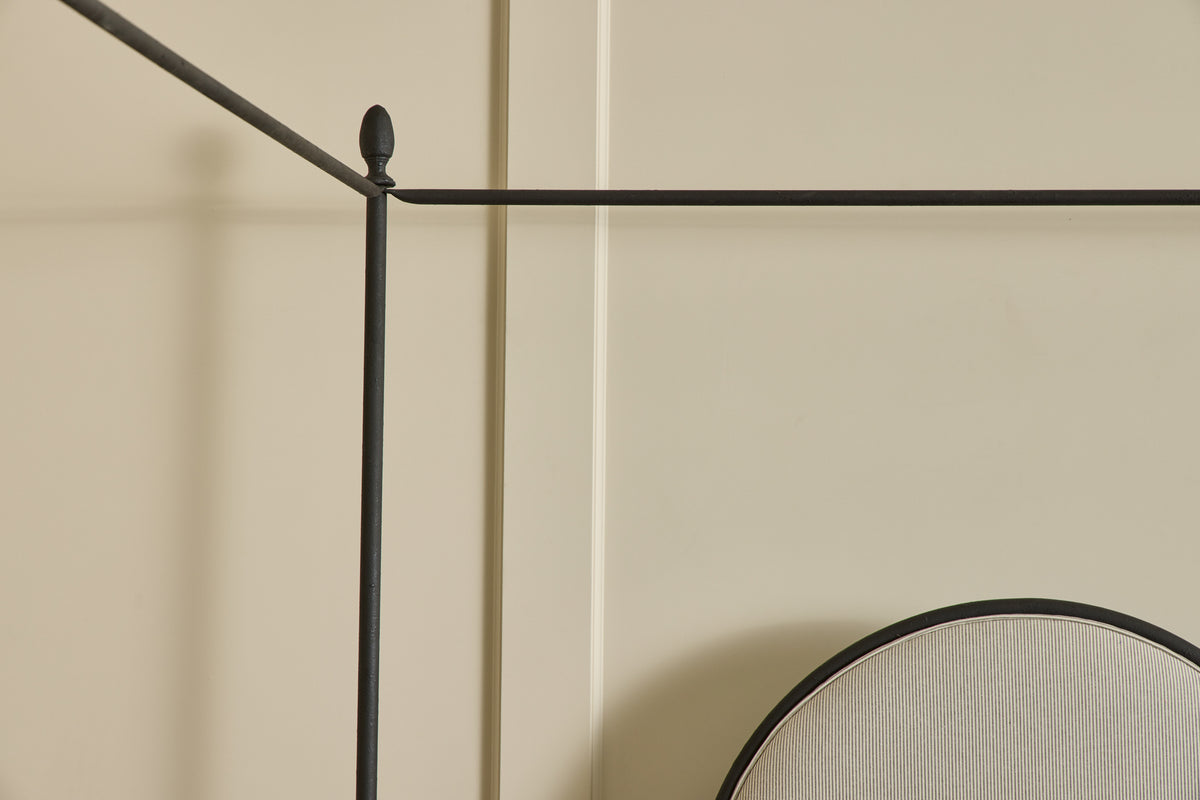 Iron Canopy Bed, Queen