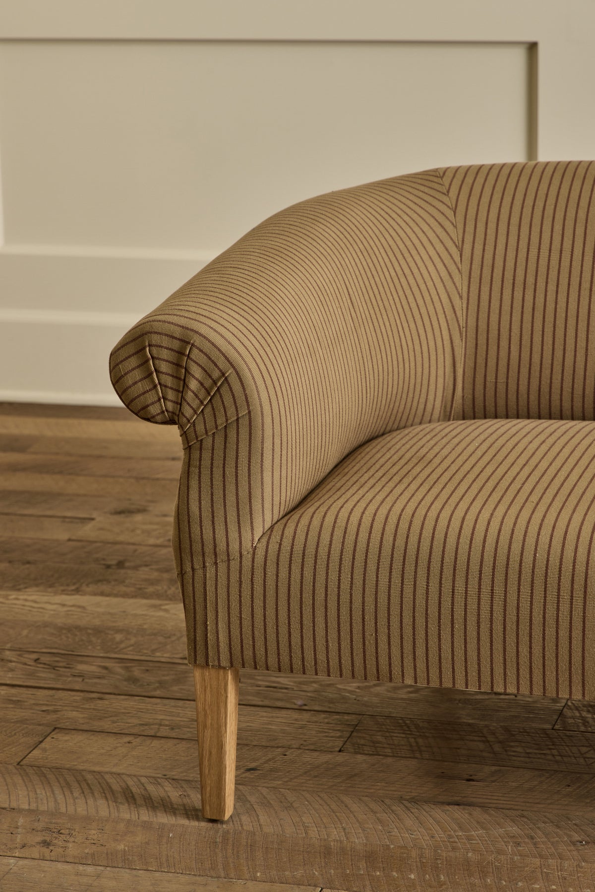 Low Back Settee, 62"