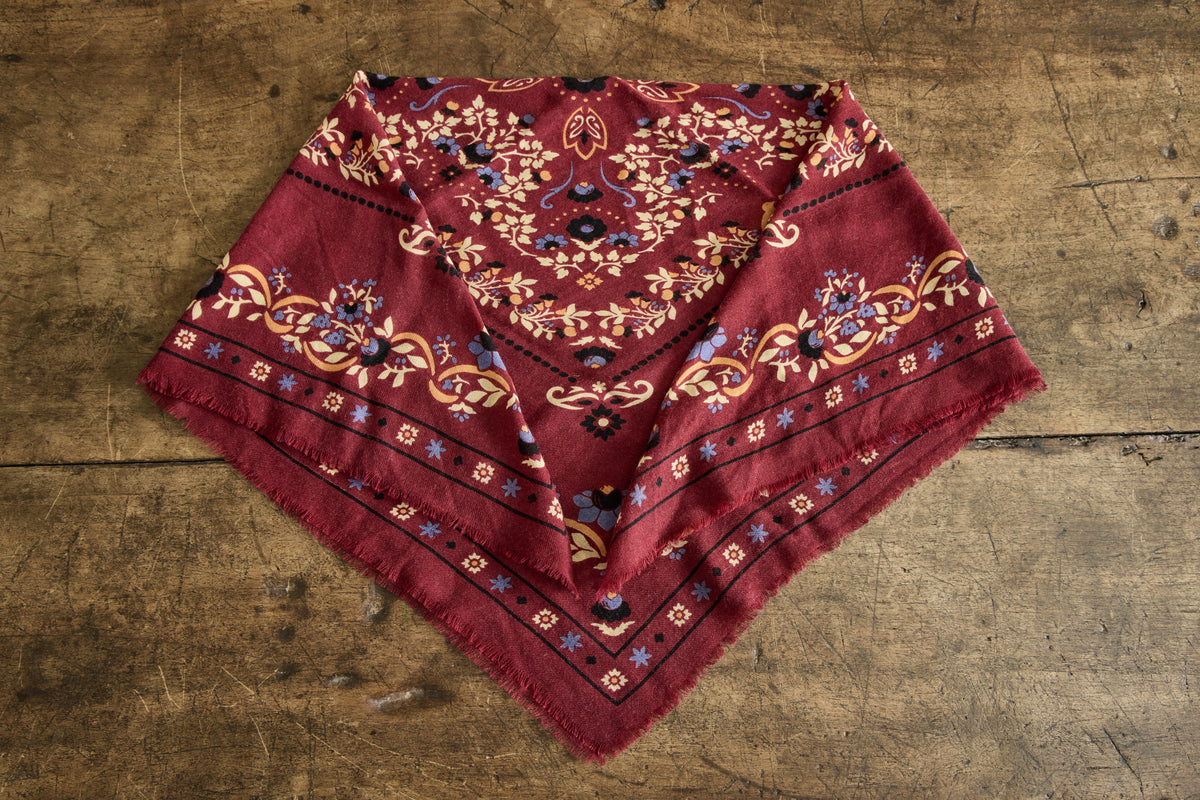 Scarf in Secret Garden Bordeaux