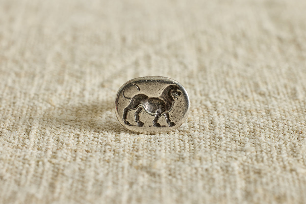 1960s Sterling Silver Georgian Lion Crest Ring