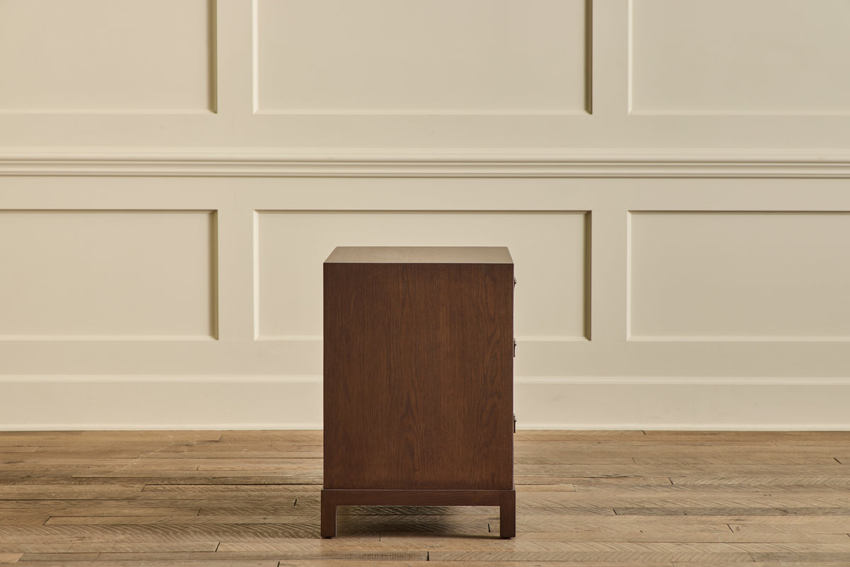 Heirloom Nightstand, 28"