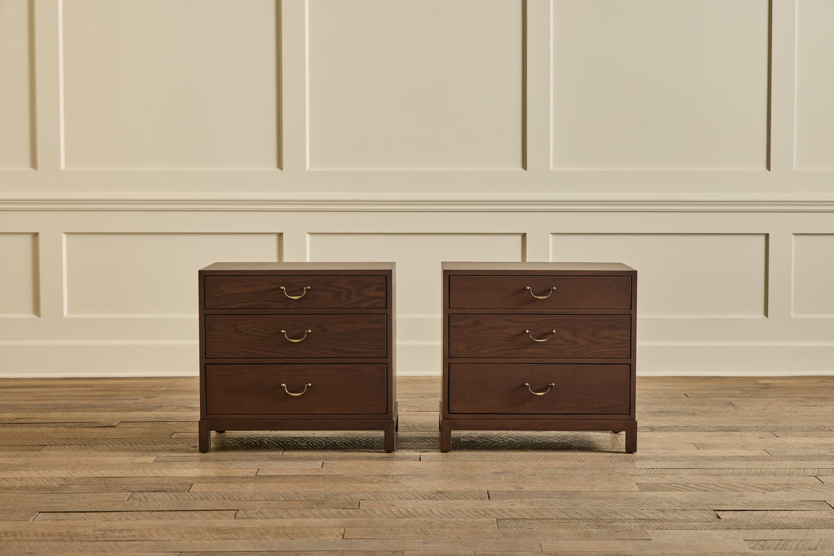Heirloom Nightstand, 28"