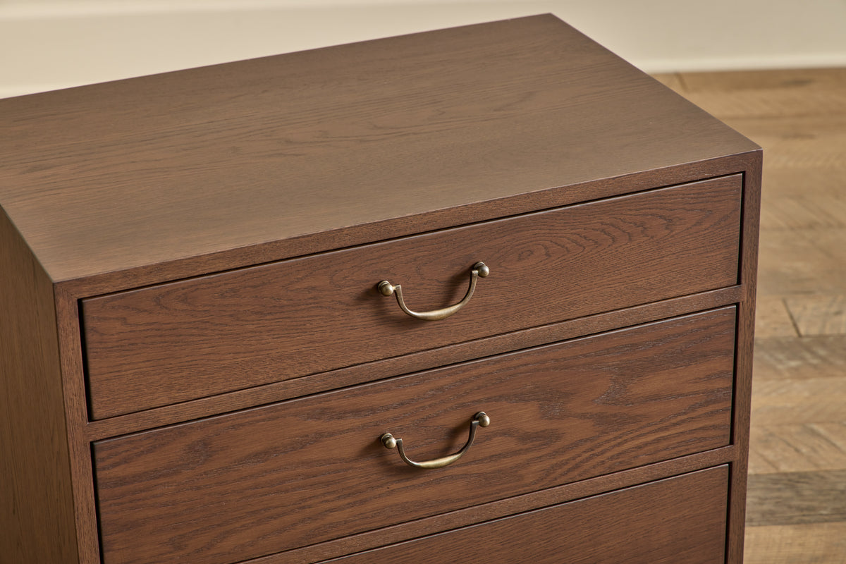 Heirloom Nightstand, 28"