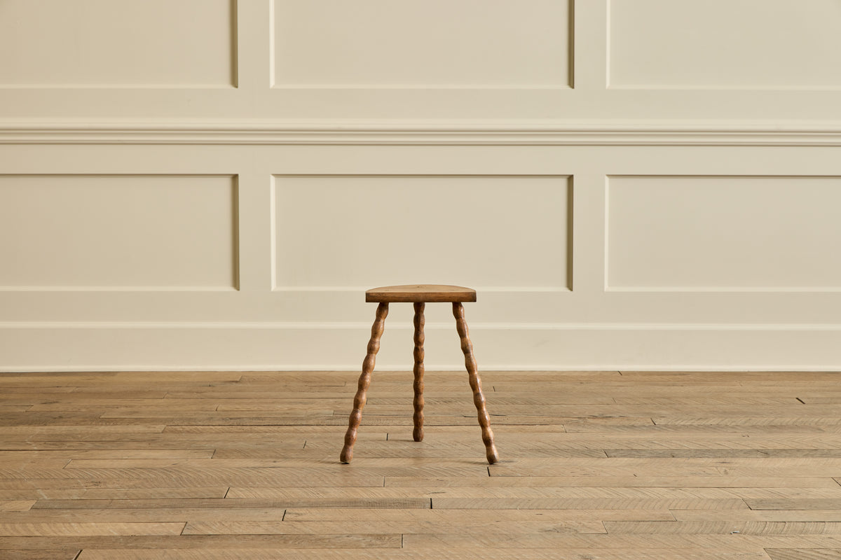 VTG FRENCH TRIPOD STOOL NO. 1