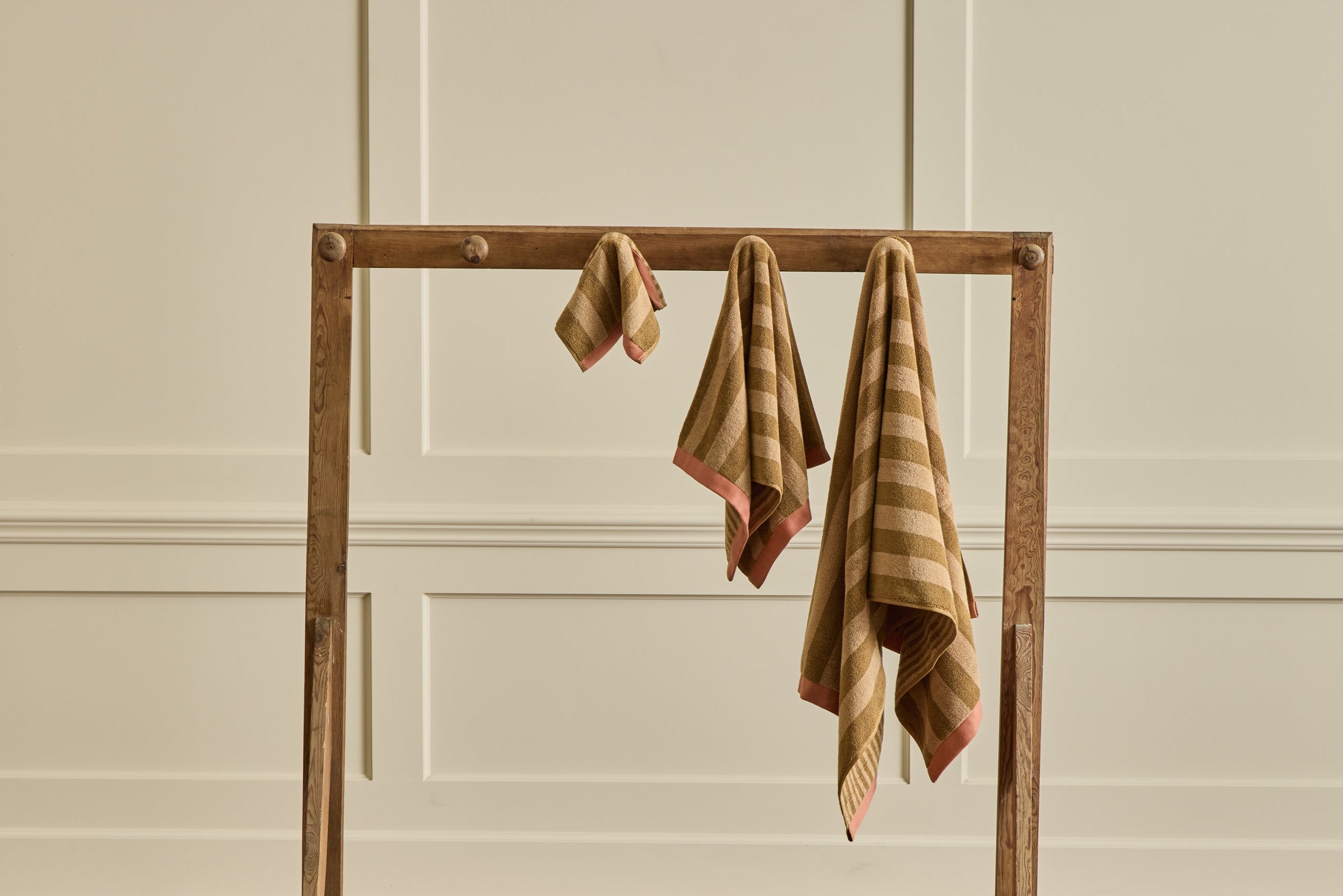 Bath Set in Clara Stripe