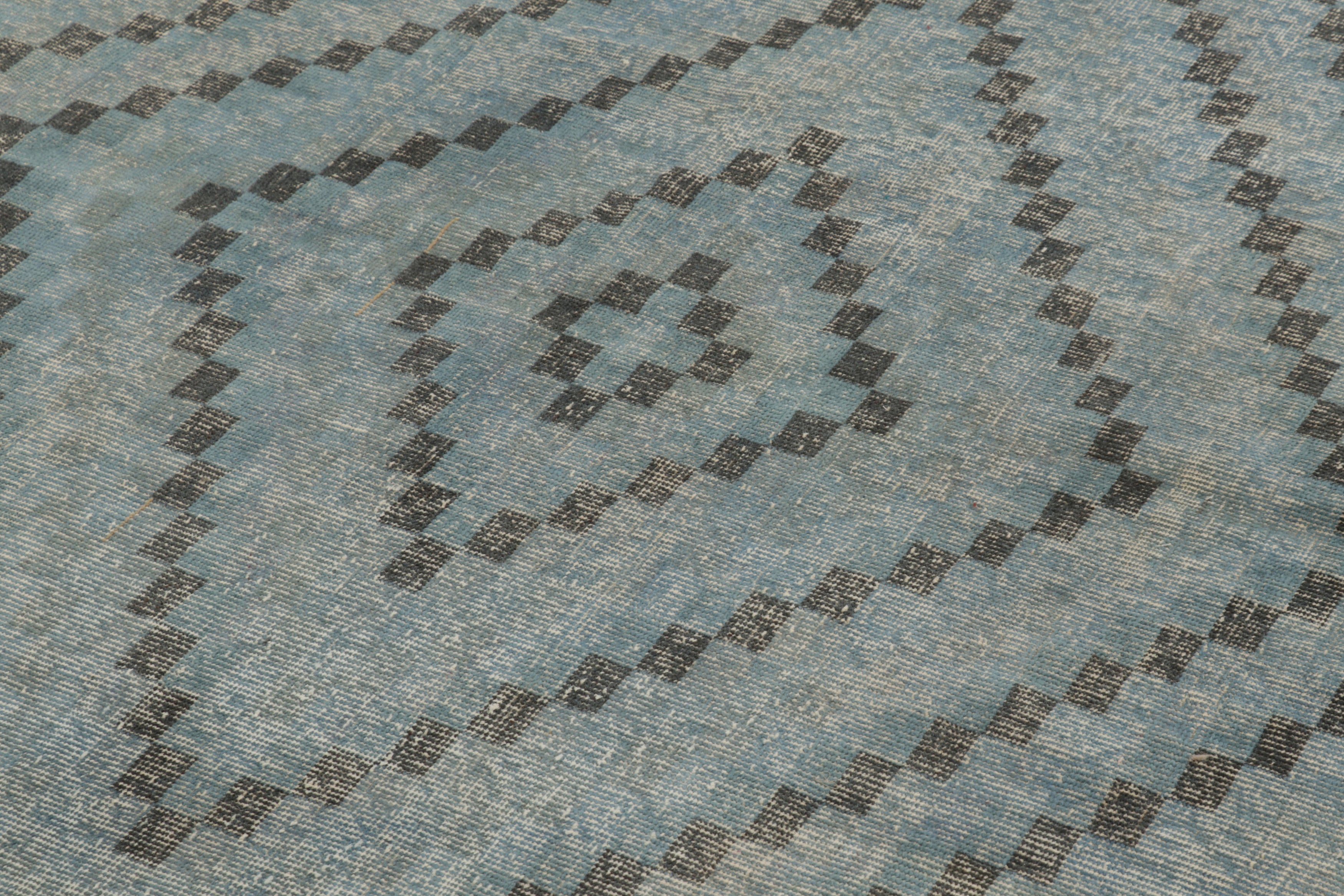 Turkish Blue Diamond Pattern Rug 4’7 X 8’1