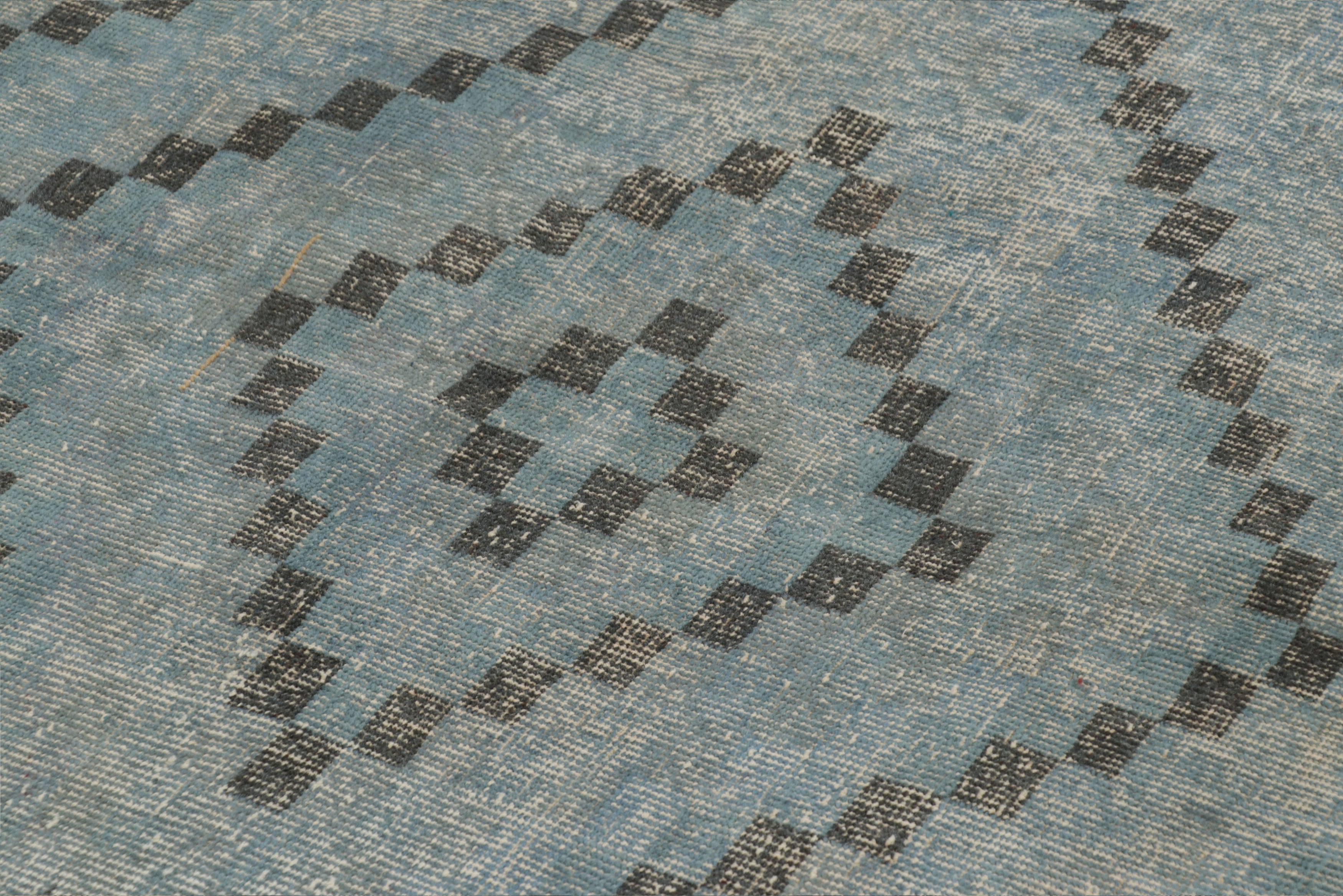 Turkish Blue Diamond Pattern Rug 4’7 X 8’1