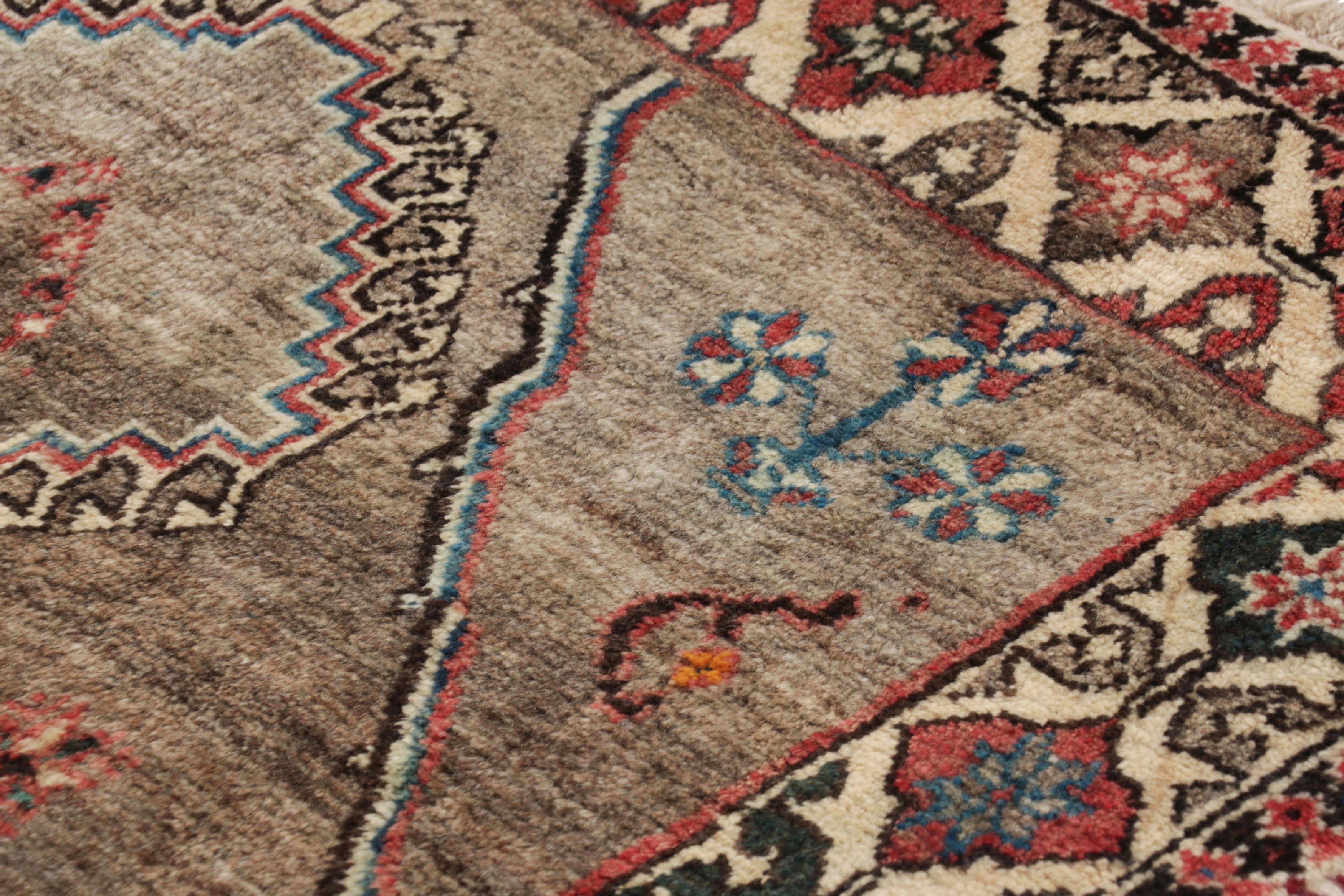 Geometric Medallion Rug 3’11 X 6’5