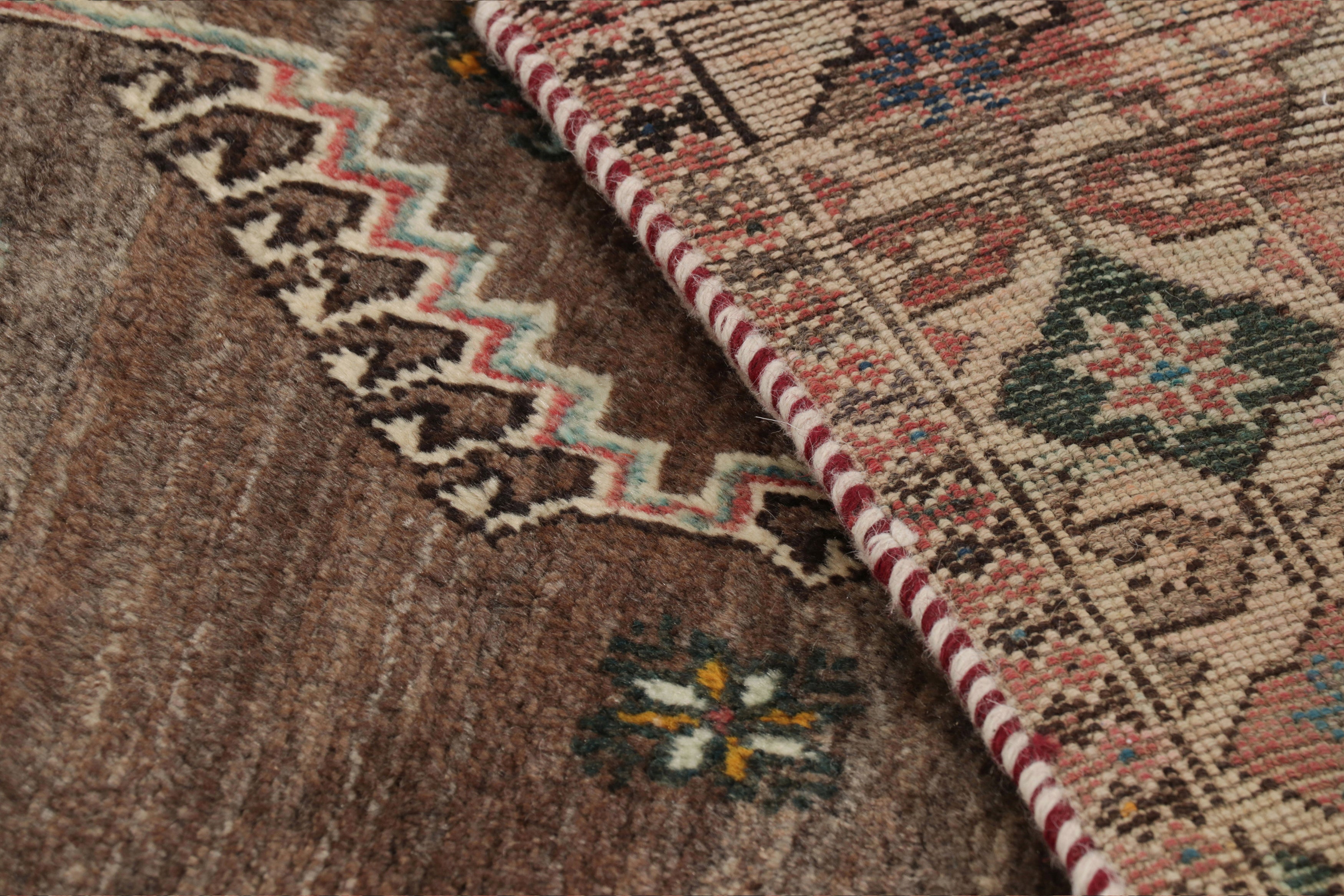 Geometric Medallion Rug 3’11 X 6’5