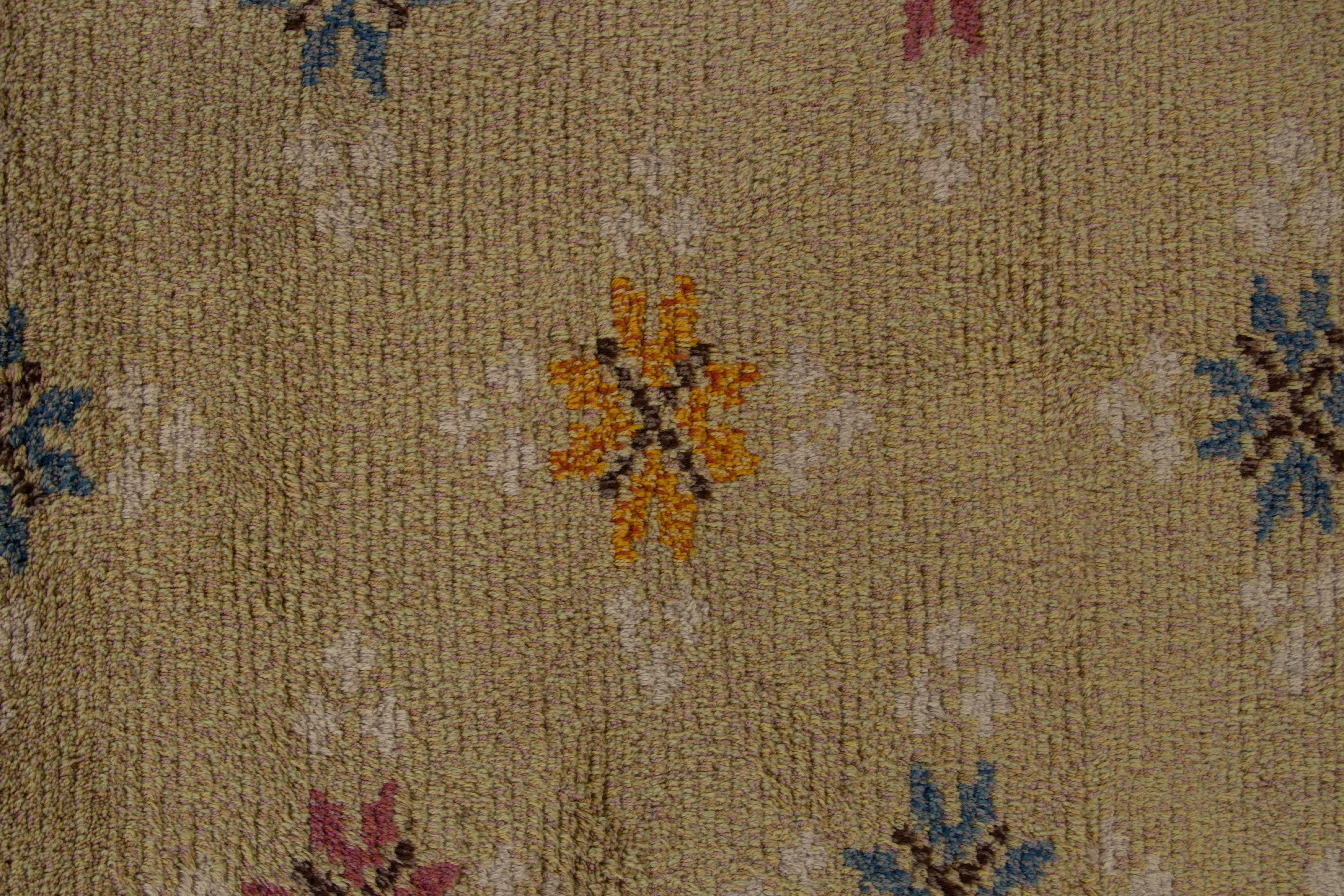 Tile Swedish Rya Floral Rug 4’9 X 6’6