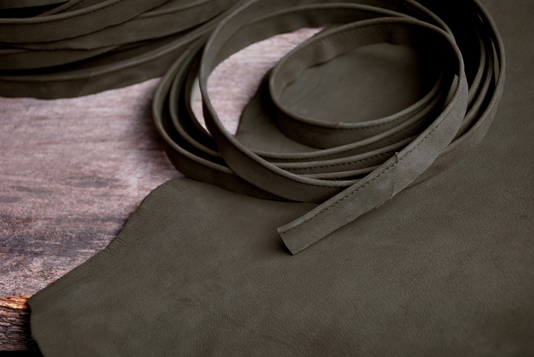 Fine Leather Piping, Spruce