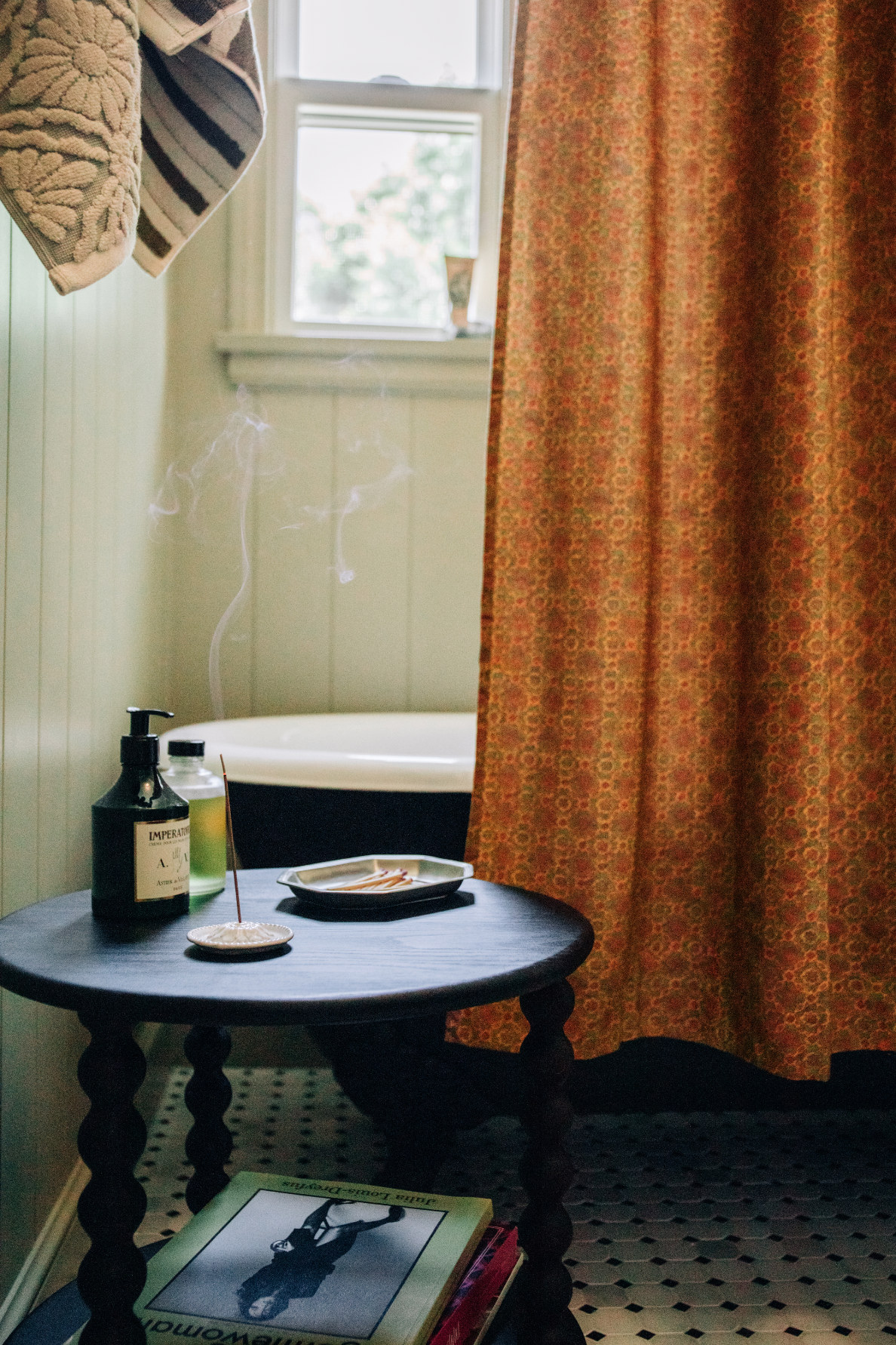 2-Tier Round Bobbin Side Table in Ebony