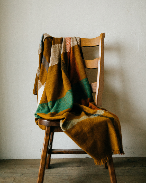 Cashmere Throw in Tartan Gold